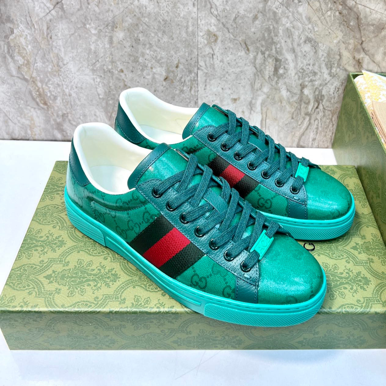 GG Men's ACE Sneaker Green Calfskin 525958