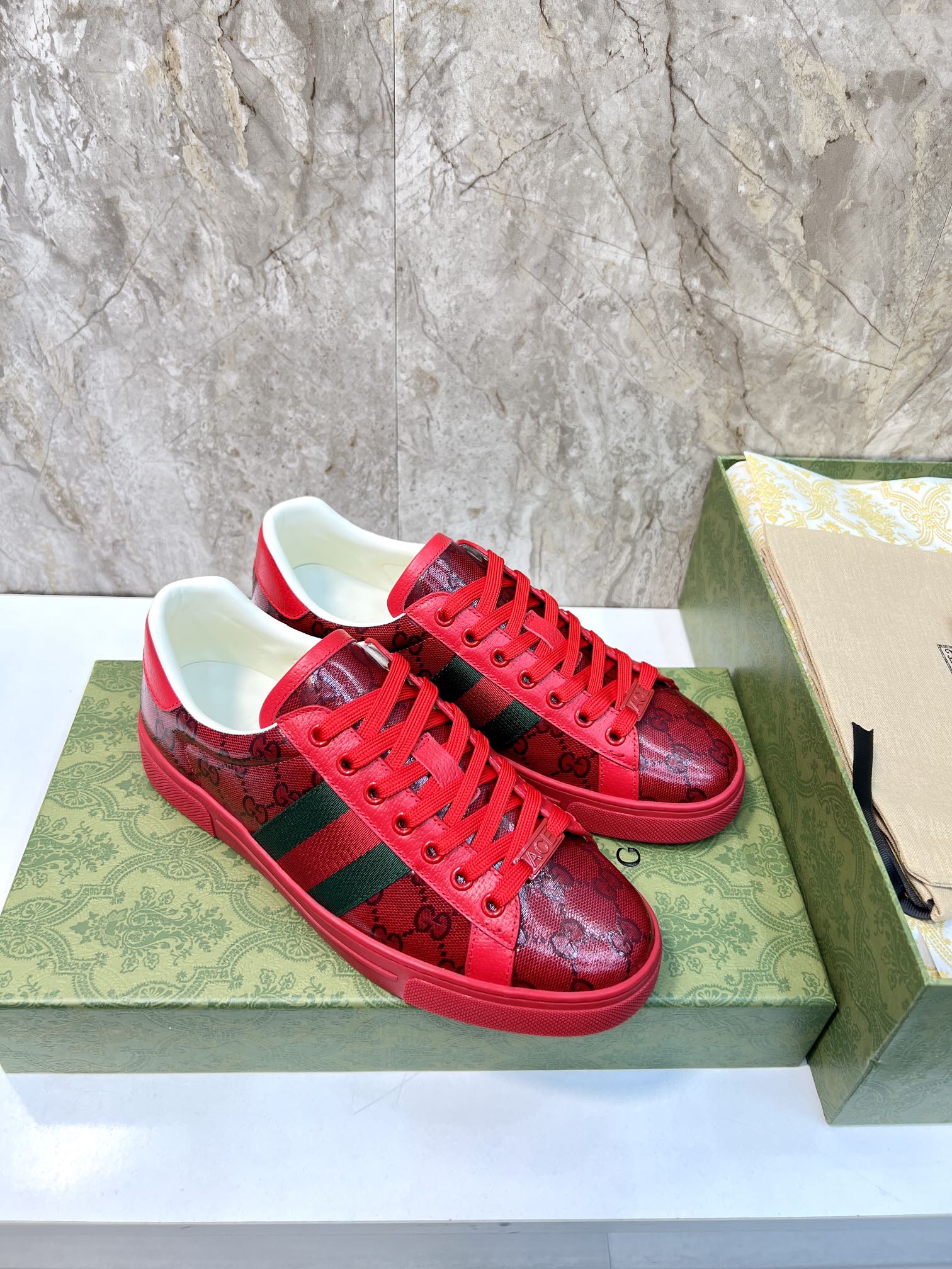 GG Men's ACE Sneaker Red Calfskin 525959