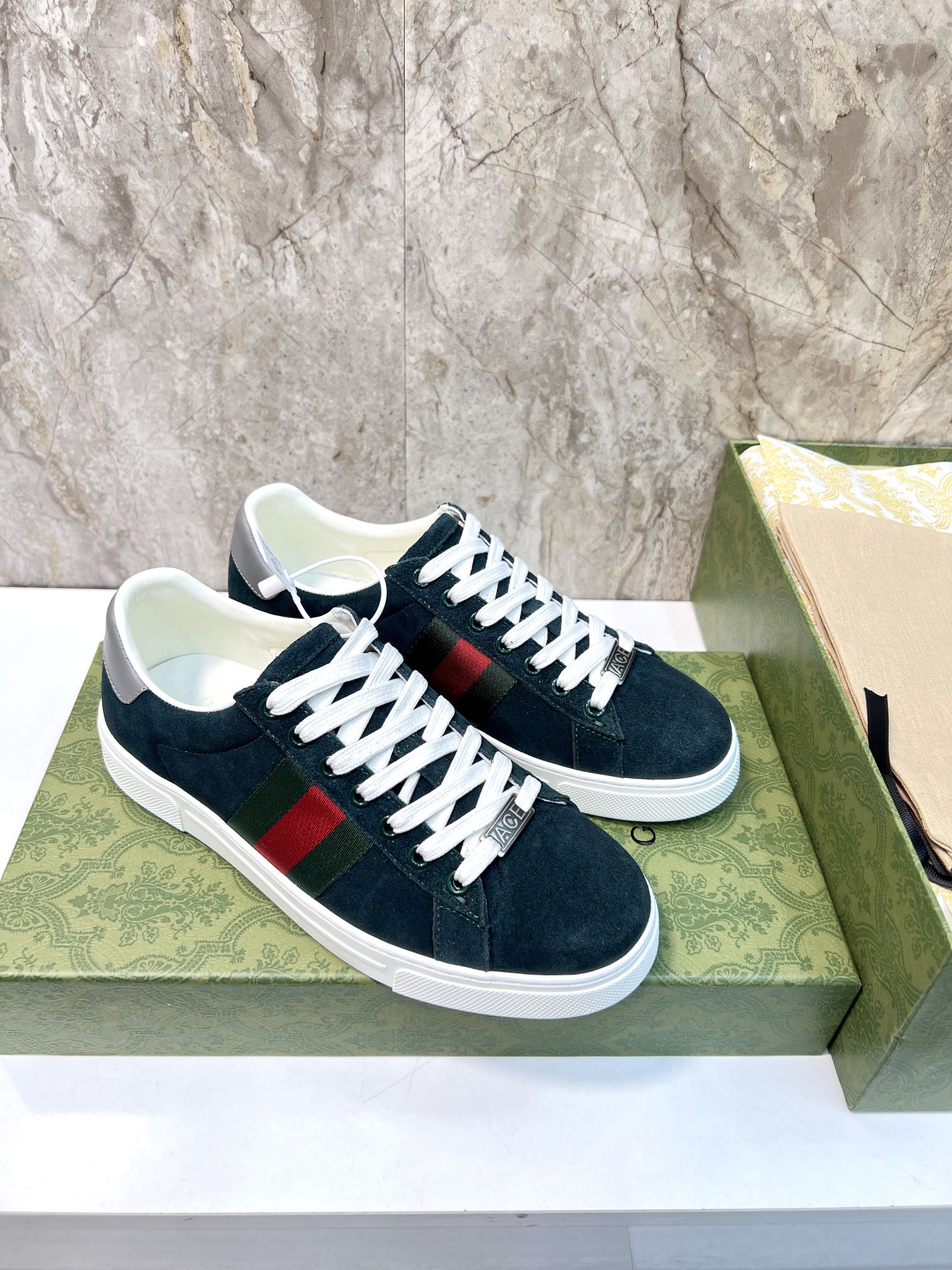 GG Men's ACE Sneaker Dark Green Suede 525961