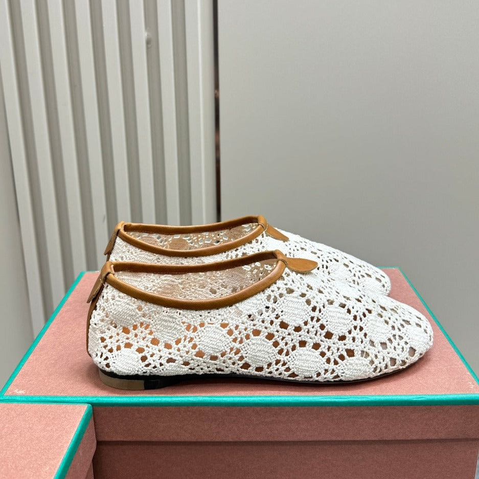 floaty flat mocassin sliper white fabric