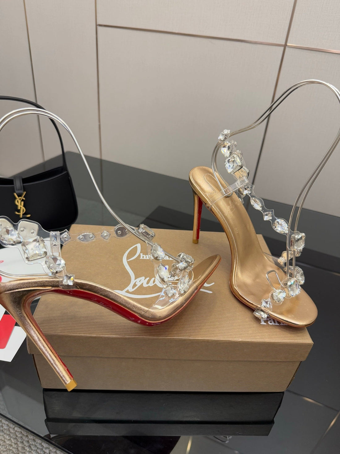 CL Diamond Sandals Gold Original Material 299882