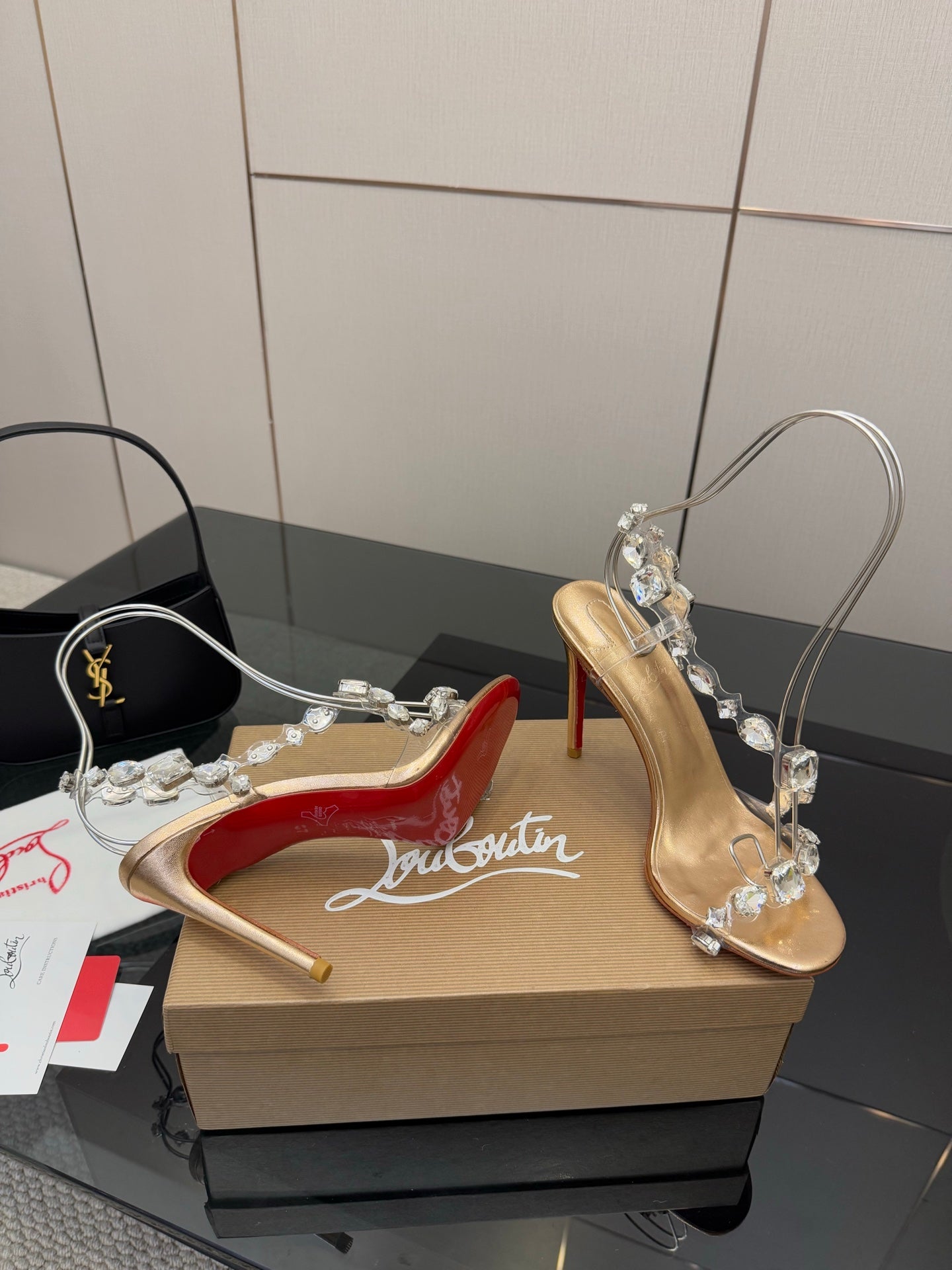 CL Diamond Sandals Gold Original Material 299882