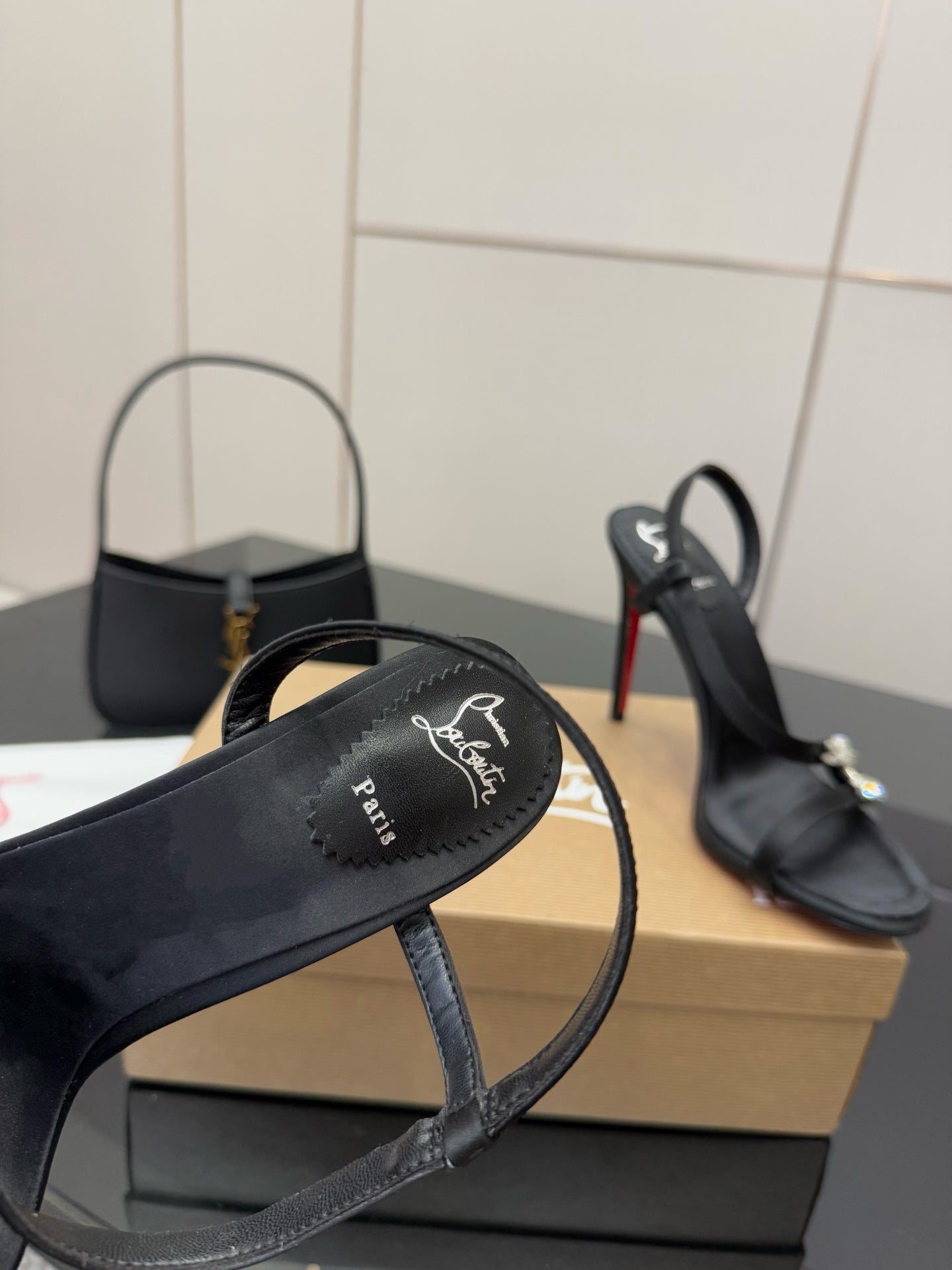 CL Diamond Sandals 10.5cm Black Silk 299879