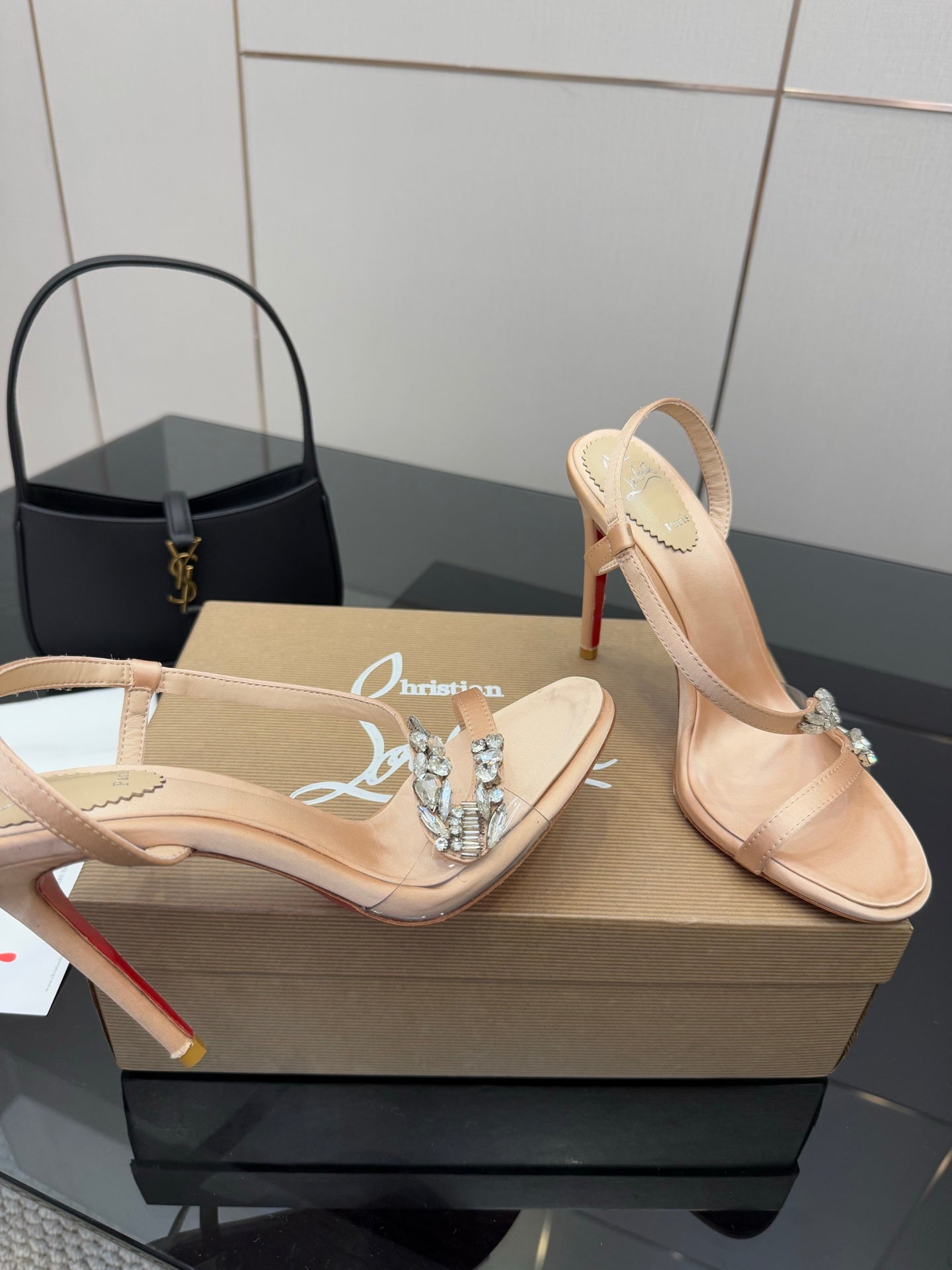 CL Diamond Sandals 10.5cm Champagne Silk 299880