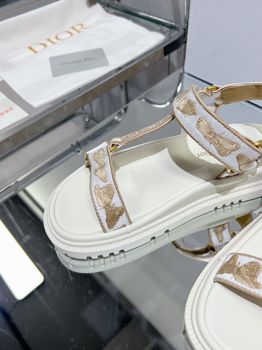 CD D-Wave Sandal In Dark Beige Mix White Cowhide 100757