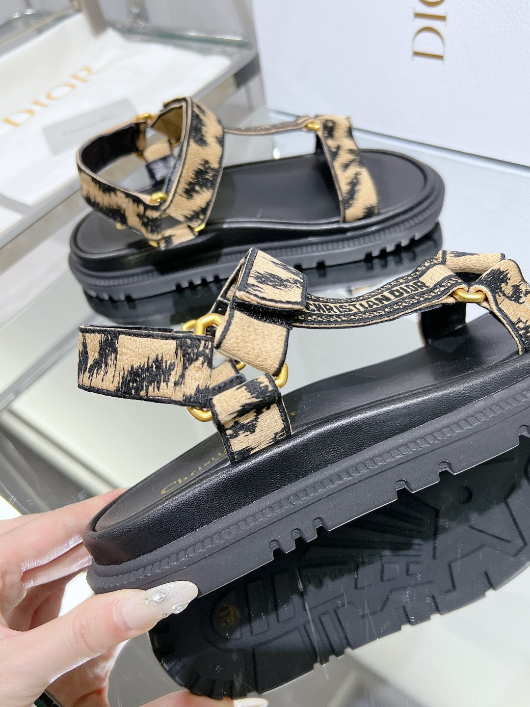 CD D-Wave Sandal In Drak Beige Black Cowhide 100765