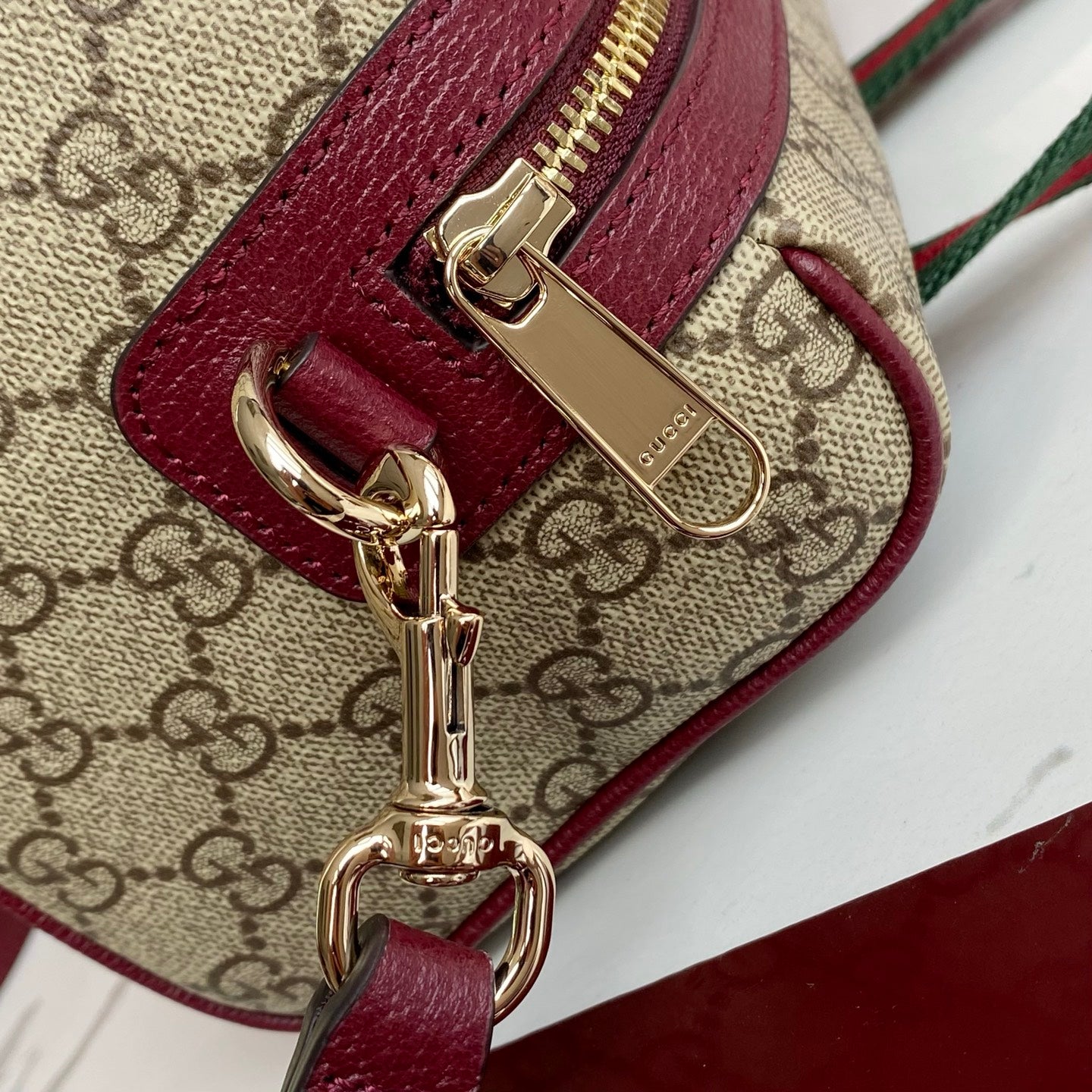 Gucci 25 GG Handbag Beige mix Rosso Ancora Red Canvas Leather 286710