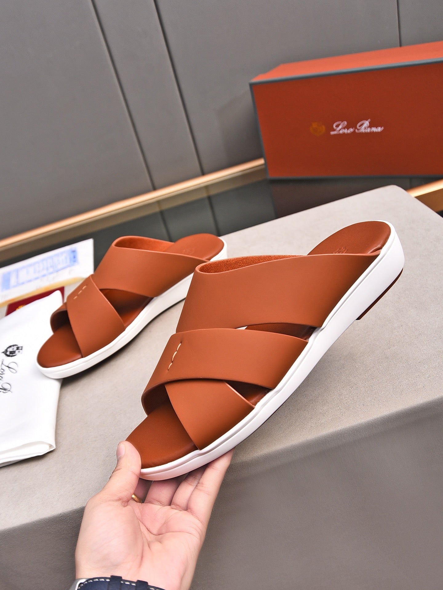 LP INTERWOVEN STRAPS SLIPPERS FIRE CALFSKIN