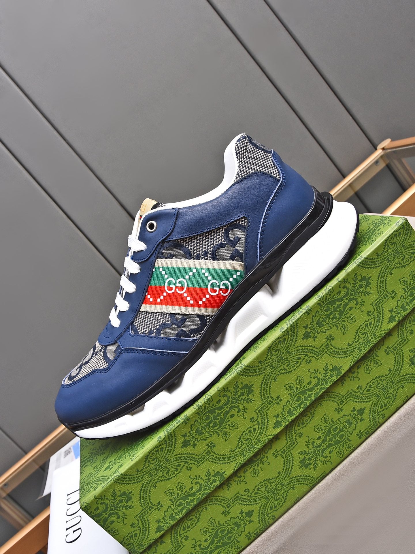 GG Men's Sneaker Blue Calfskin 522006