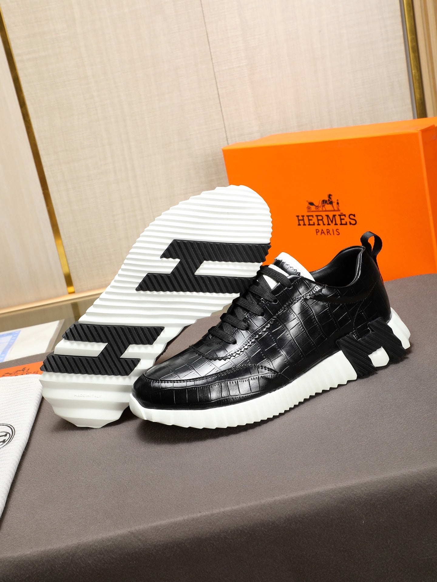 HM Men's Bouncing Sneaker Black Cowhide 664362