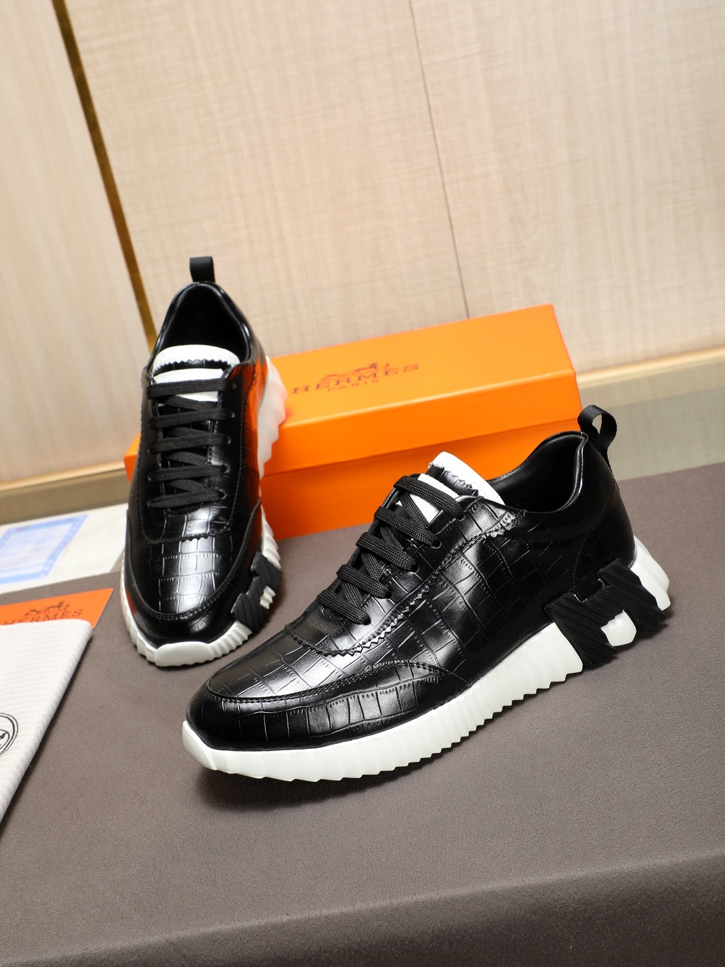 HM Men's Bouncing Sneaker Black Cowhide 664362