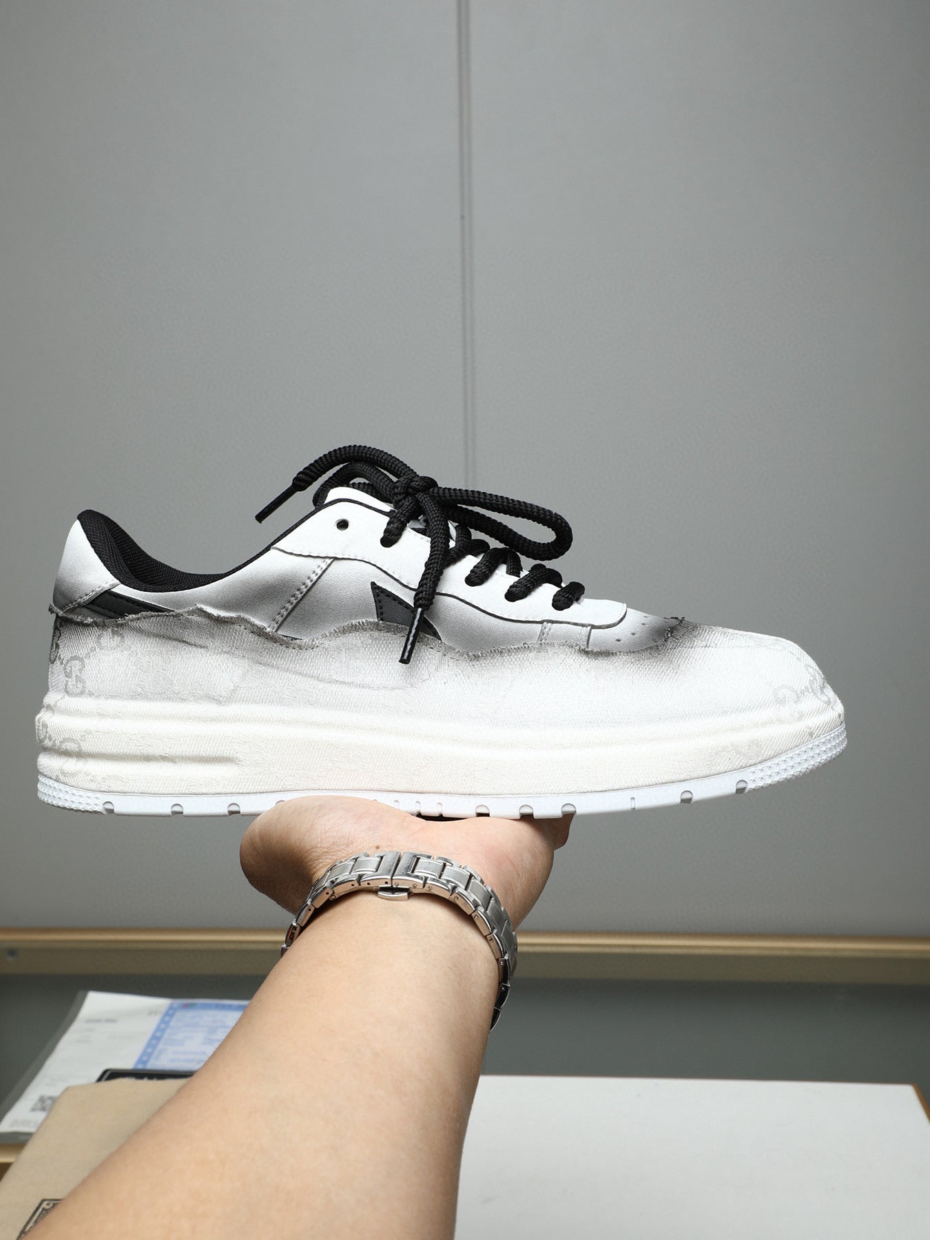 GG Men's Sneaker Black White 587316