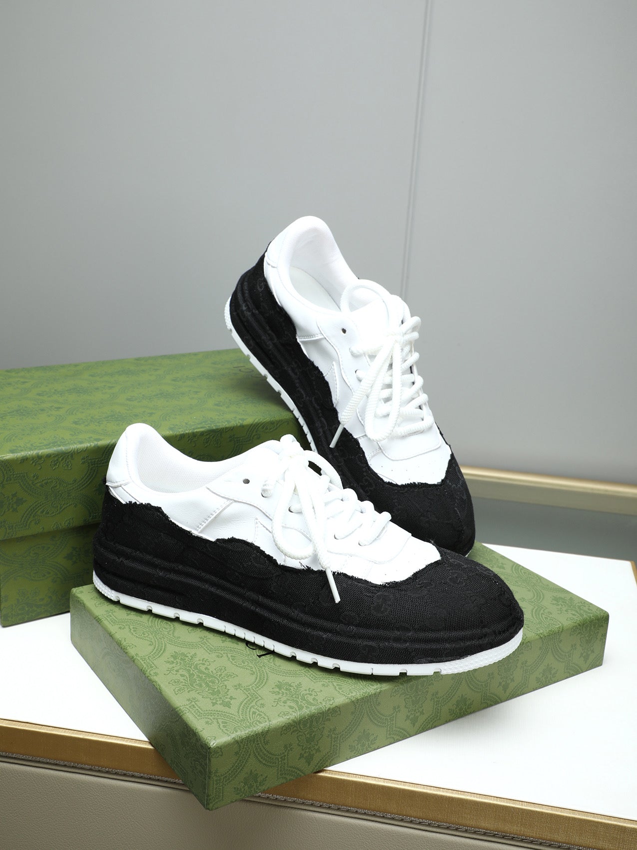 GG Men's Sneaker Black White Cowhide 587317