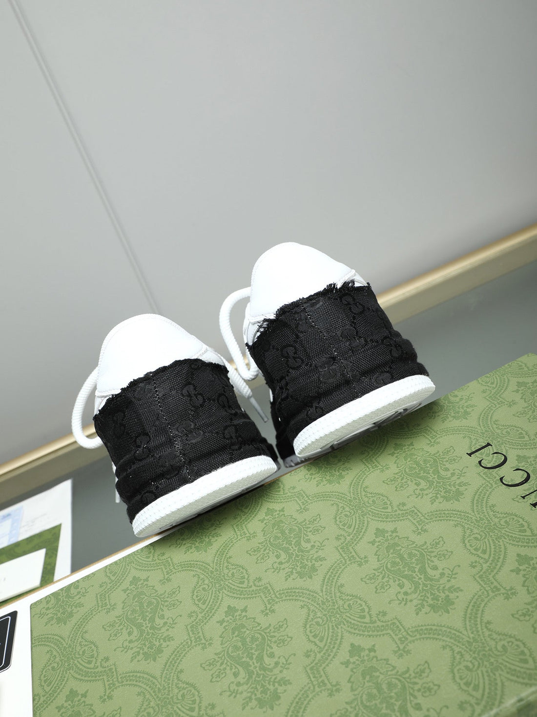 GG Men's Sneaker Black White Cowhide 587317