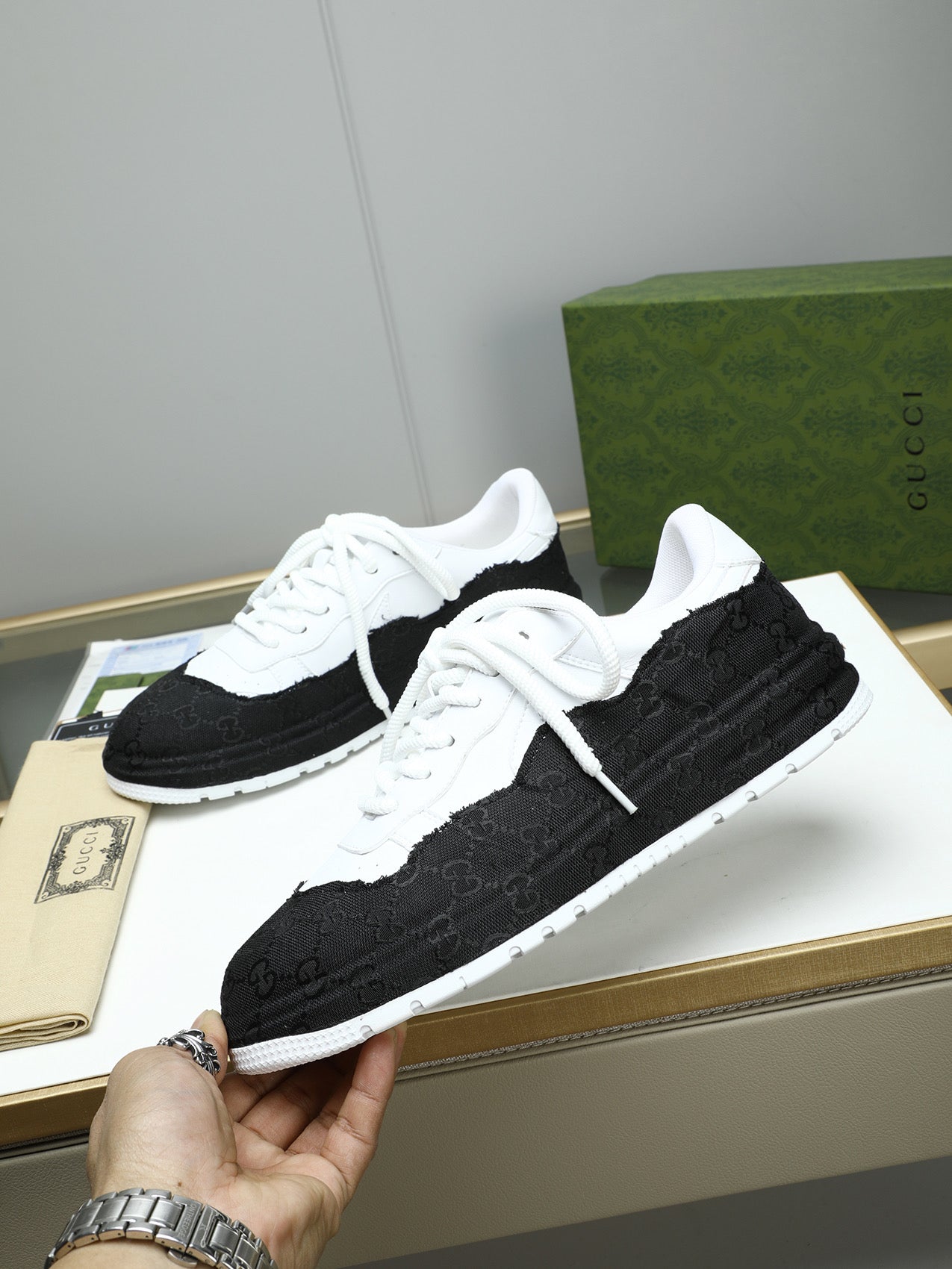 GG Men's Sneaker Black White Cowhide 587317