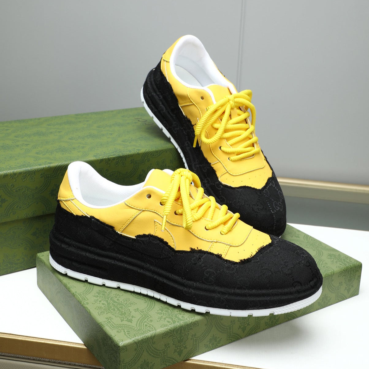 GG Men's Sneaker Black Yellow Cowhide 587318