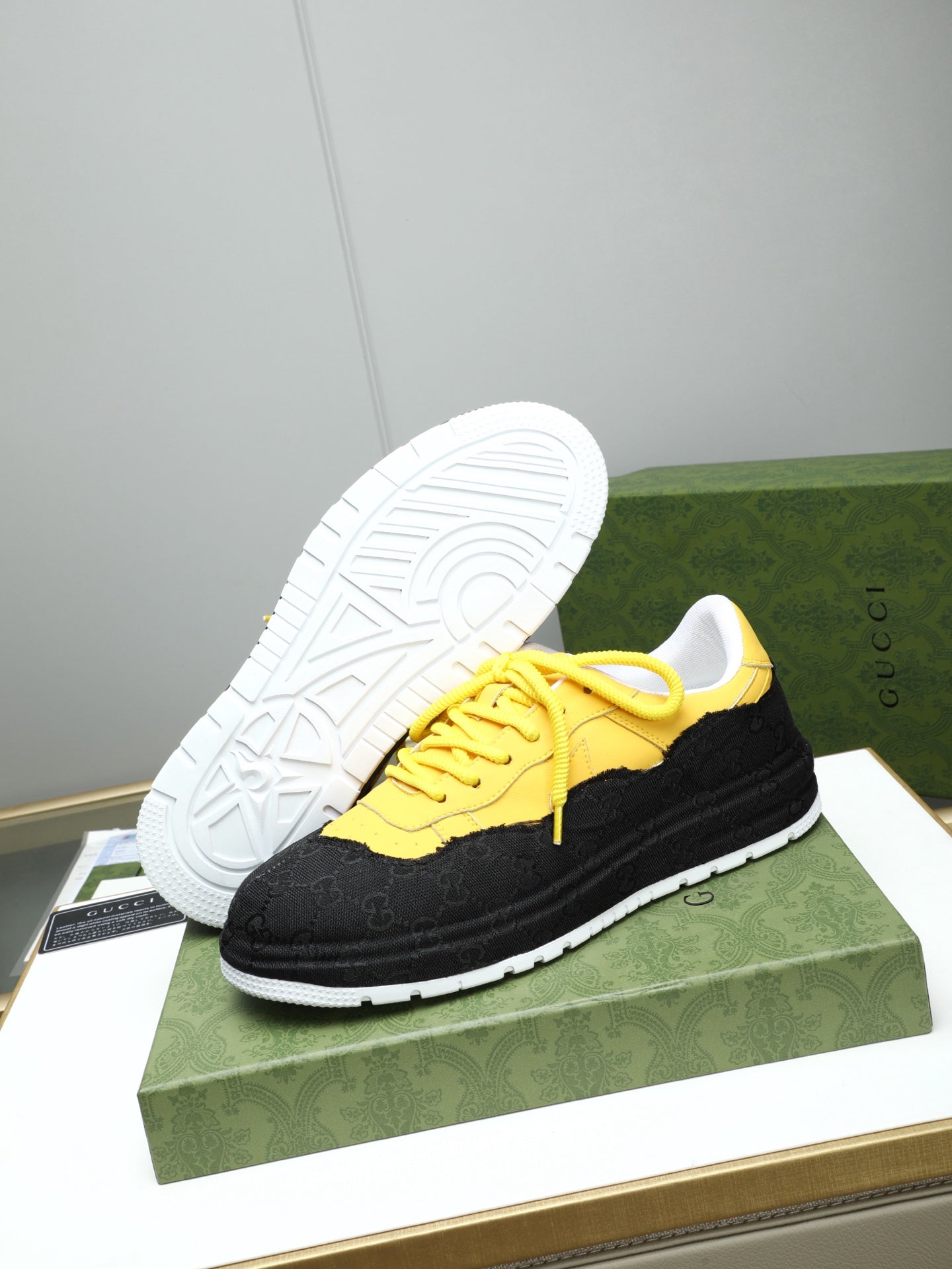 GG Men's Sneaker Black Yellow Cowhide 587318