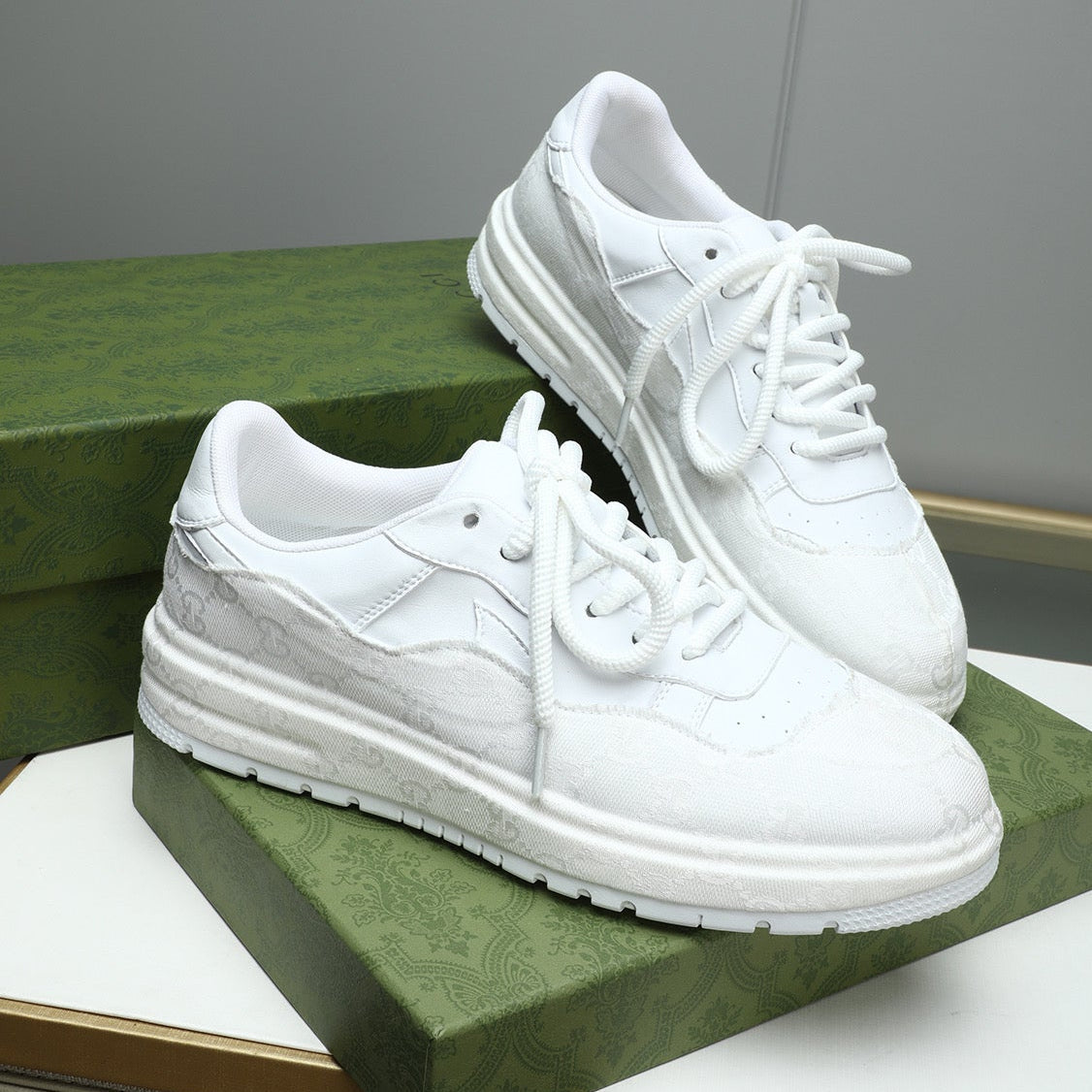 GG Men's Sneaker White Cowhide 587321