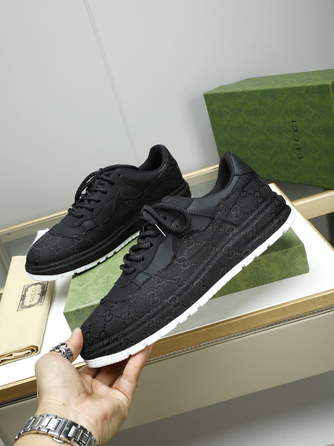 GG Men's Sneaker Black Cowhide 587325