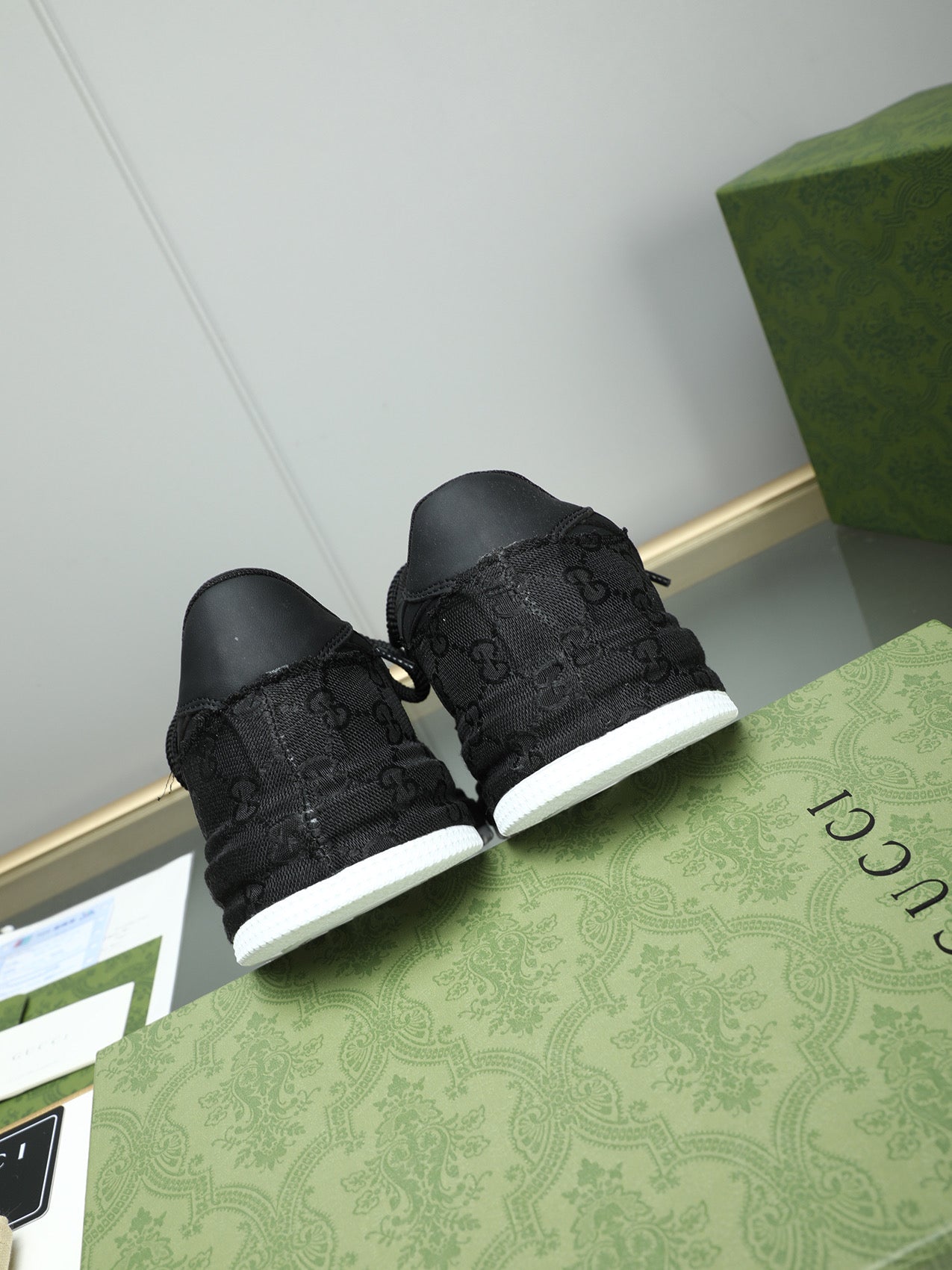 GG Men's Sneaker Black Cowhide 587325