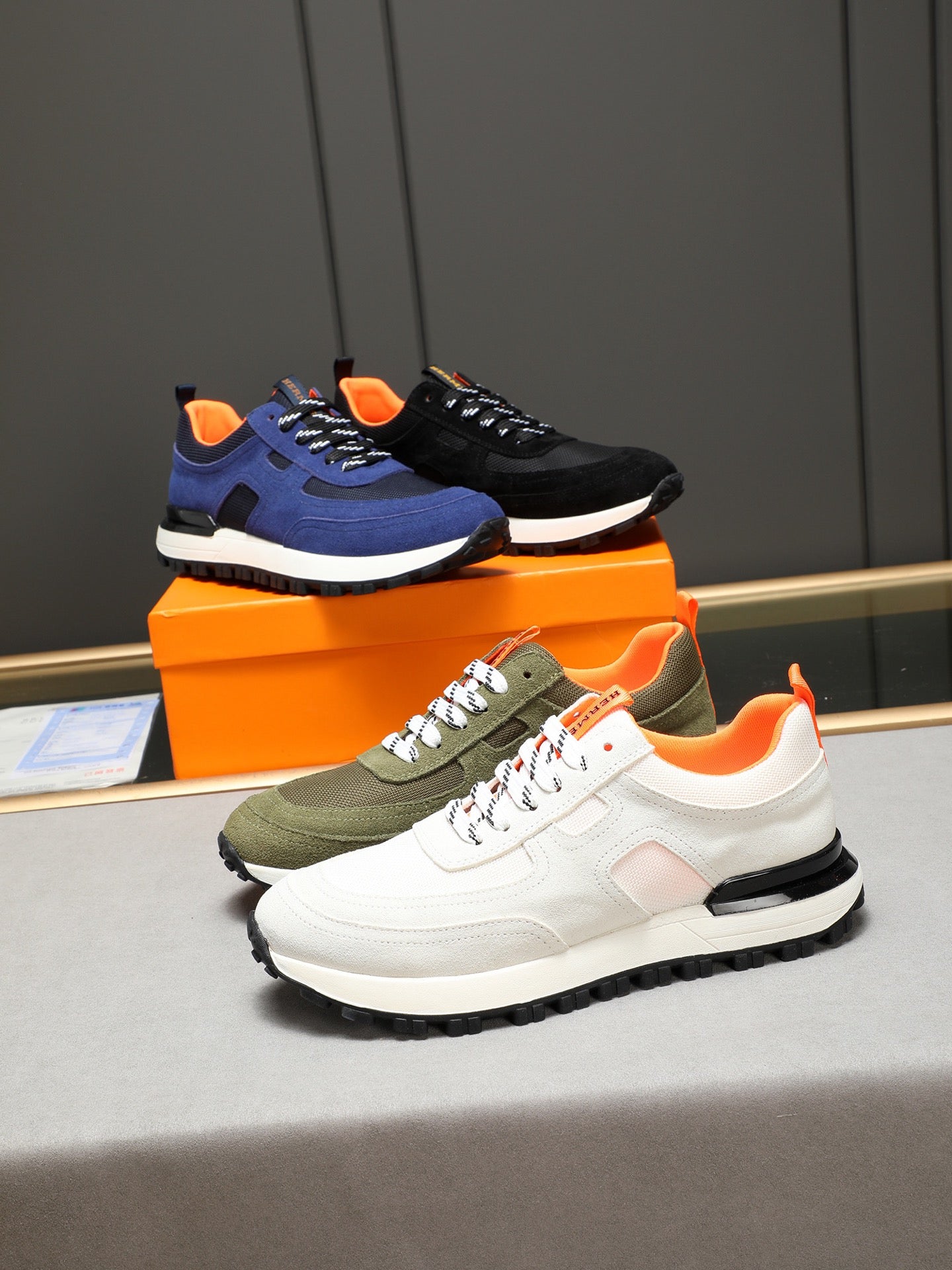 HM Men's Sneaker Black Suede 619317