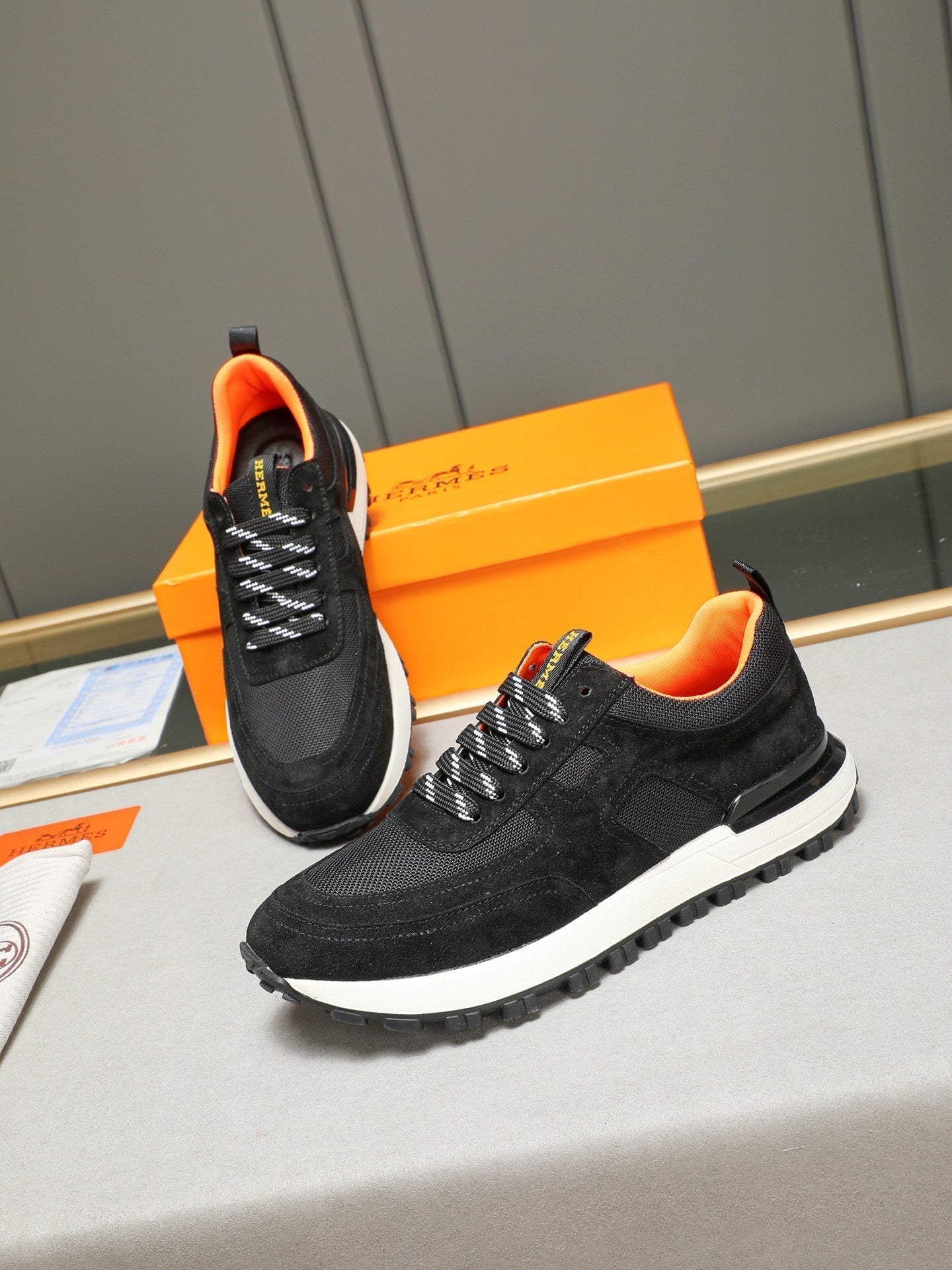 HM Men's Sneaker Black Suede 619317