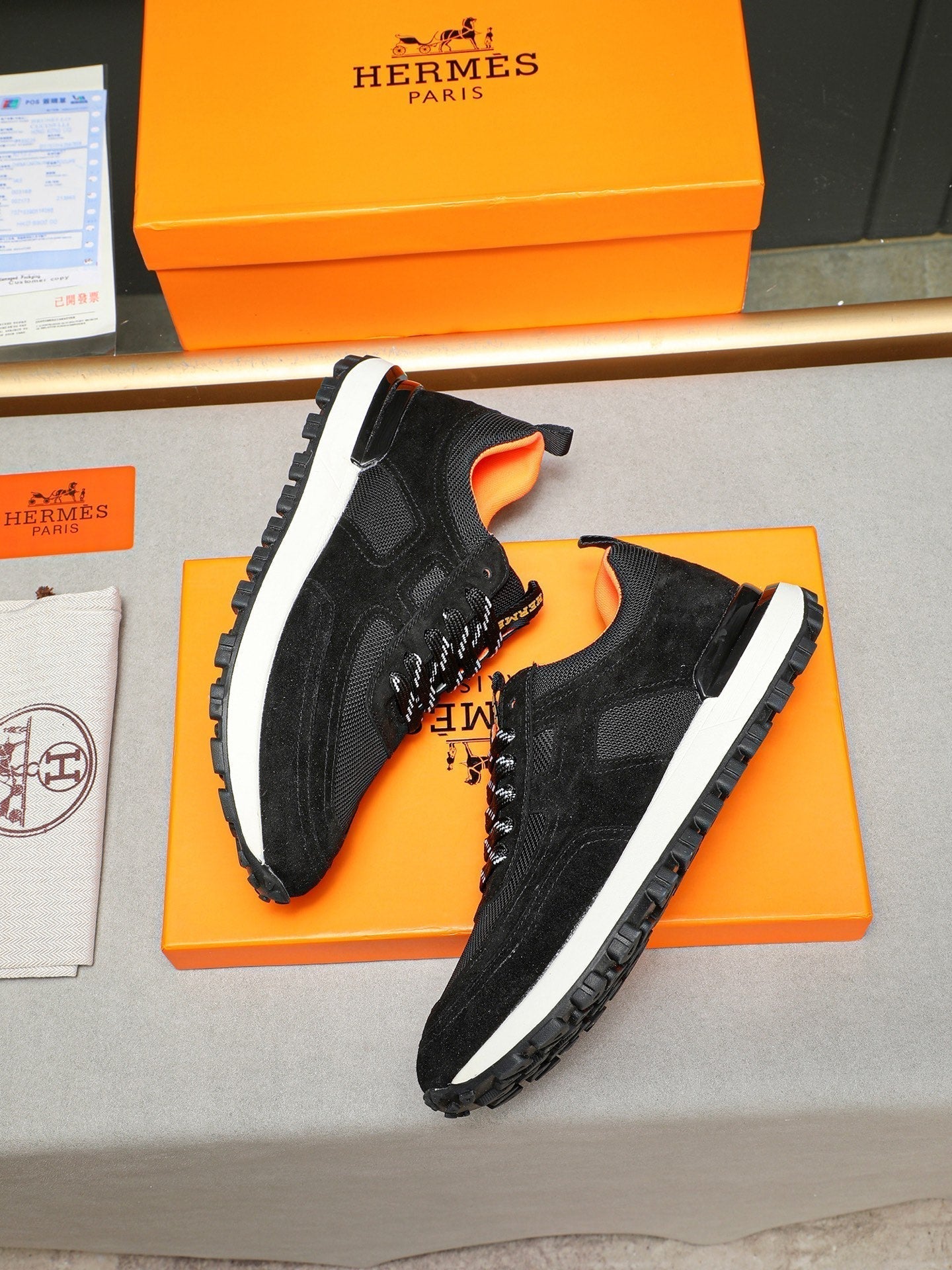 HM Men's Sneaker Black Suede 619317