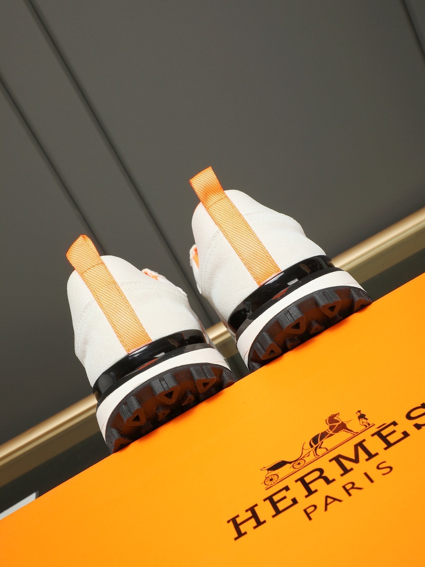 HM Men's Sneaker White Suede 619318