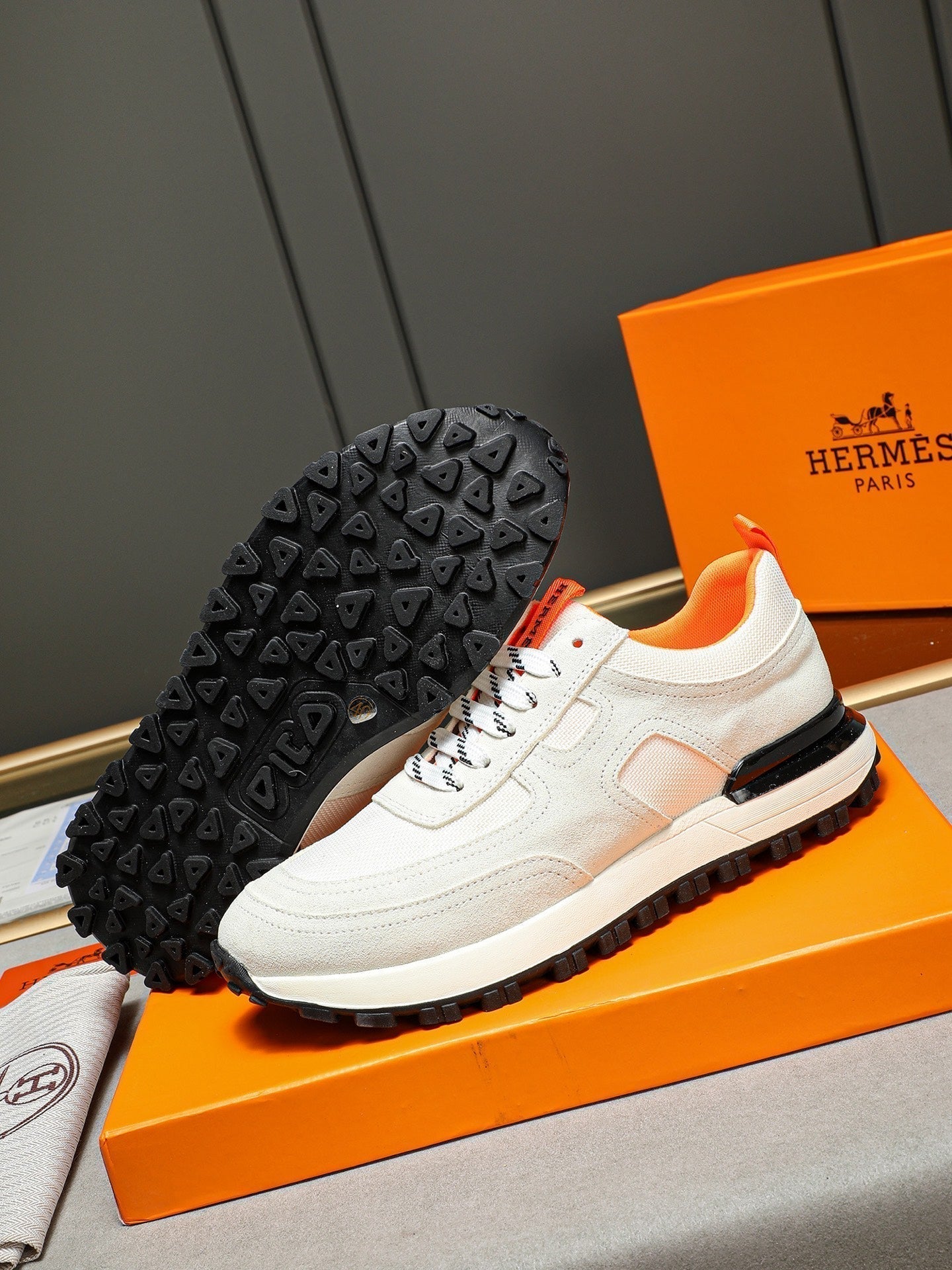 HM Men's Sneaker White Suede 619318