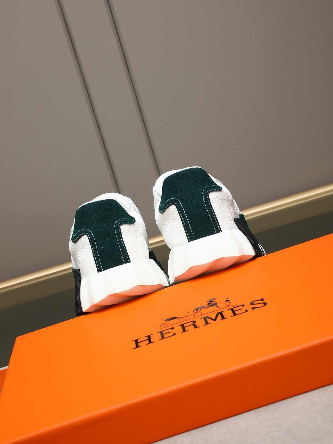 HM Men's Bouncing Sneakers White Green Sheepskin Suede 664382