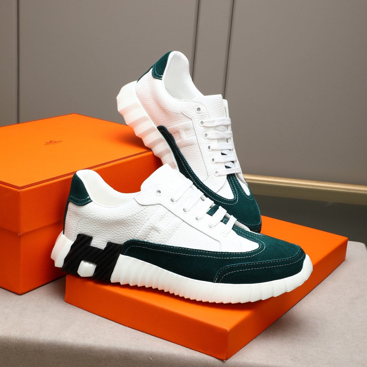 HM Men's Bouncing Sneakers White Green Sheepskin Suede 664382