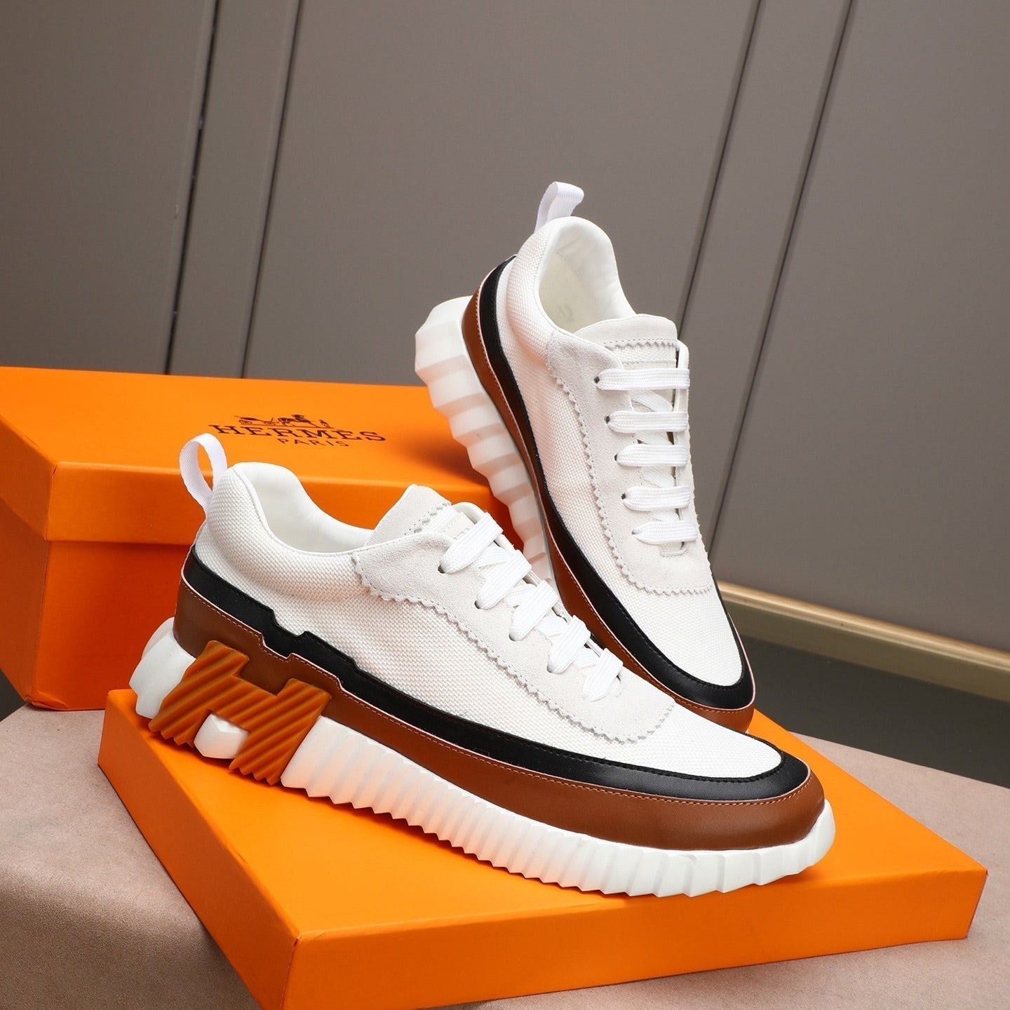 HM Men's Bouncing Sneaker White Brown Calfskin Fabric 754130