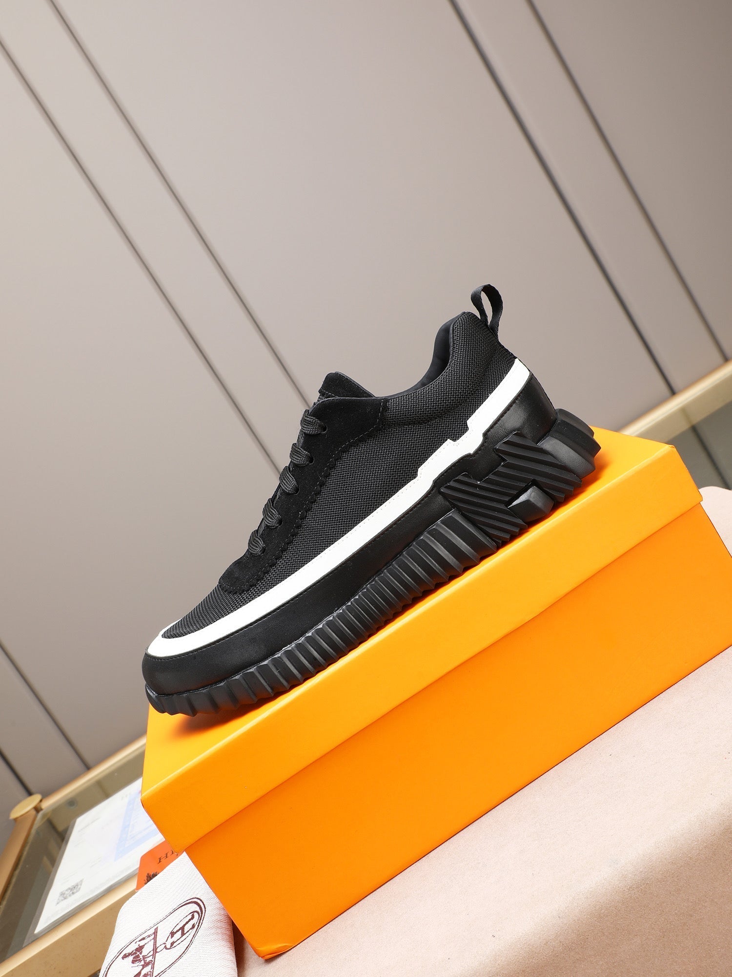 HM Men's Bouncing Sneaker Black White Calfskin Fabric 754131