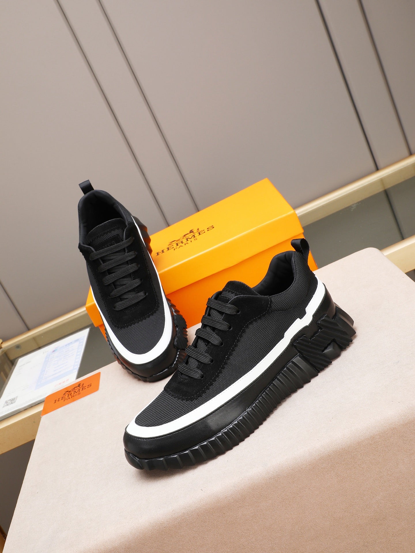 HM Men's Bouncing Sneaker Black White Calfskin Fabric 754131