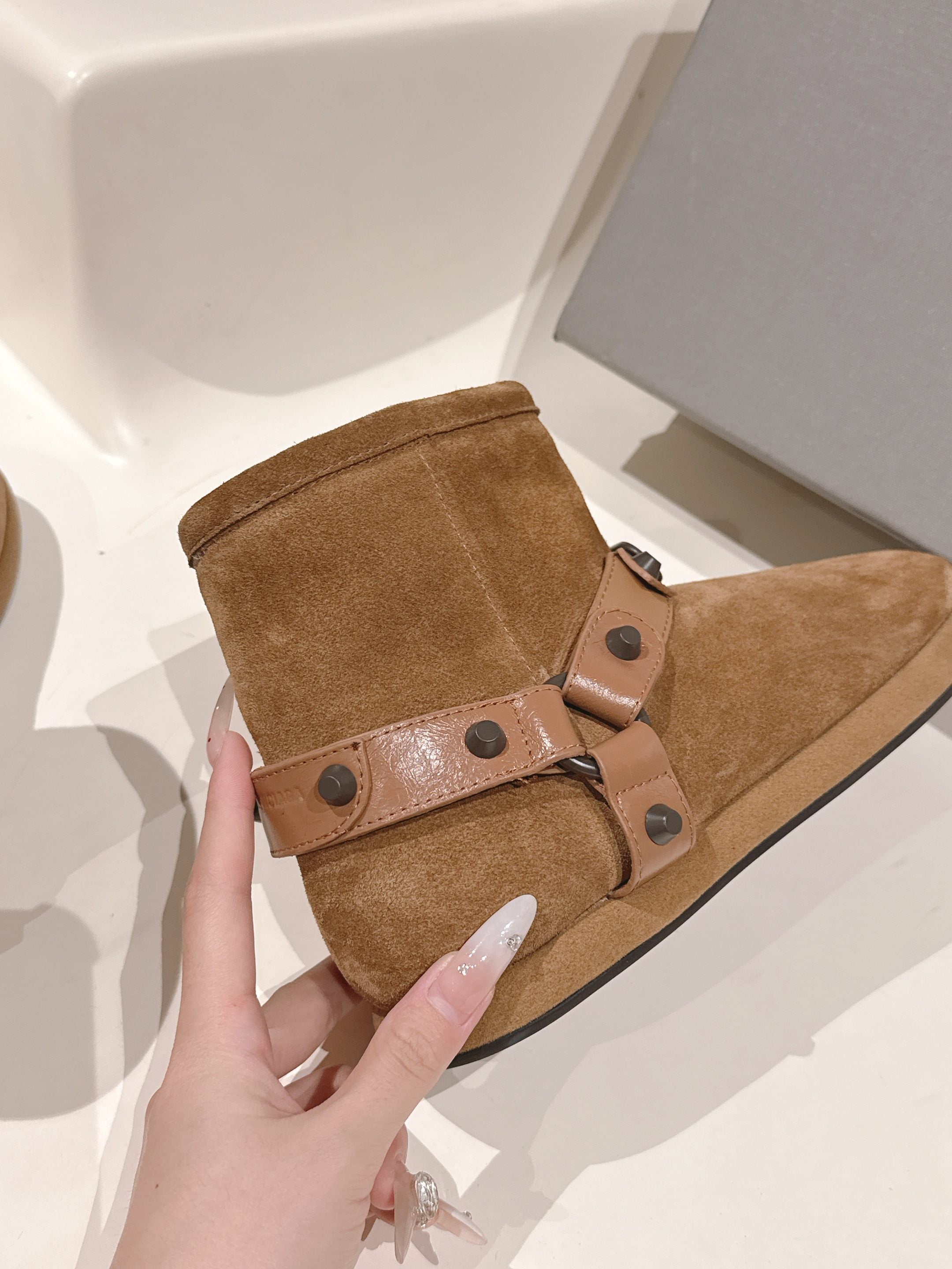 Balenciaga Alaska soft boots brown suede 467185