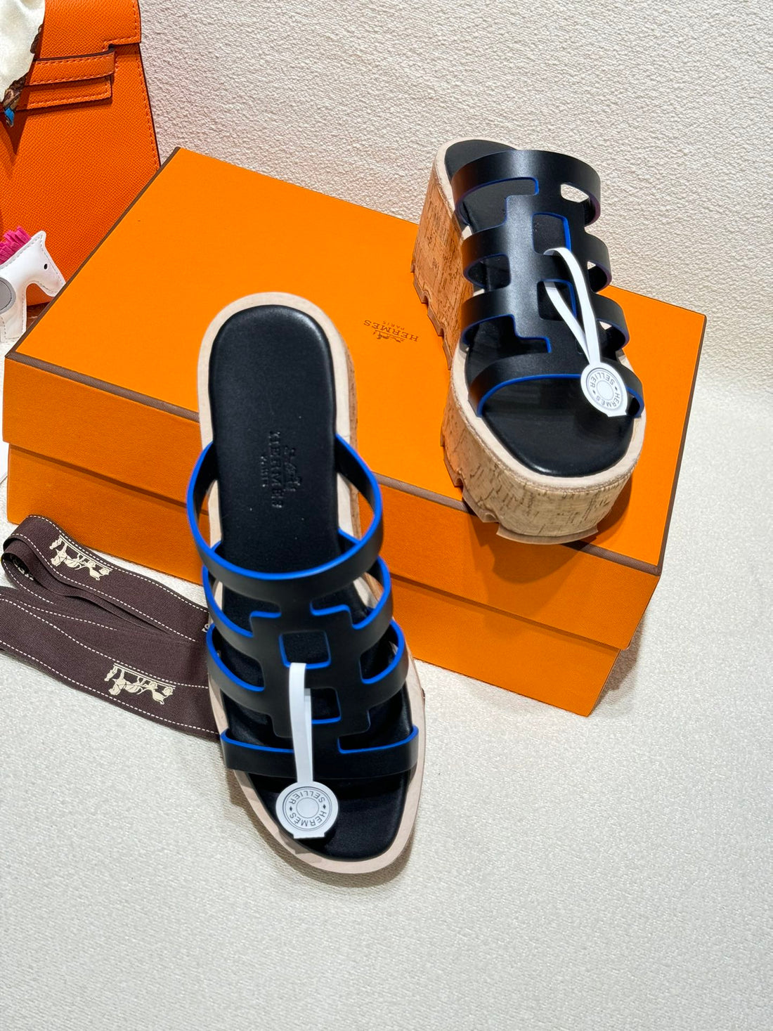 ISABELLA SANDAL BLACK CALFSKIN