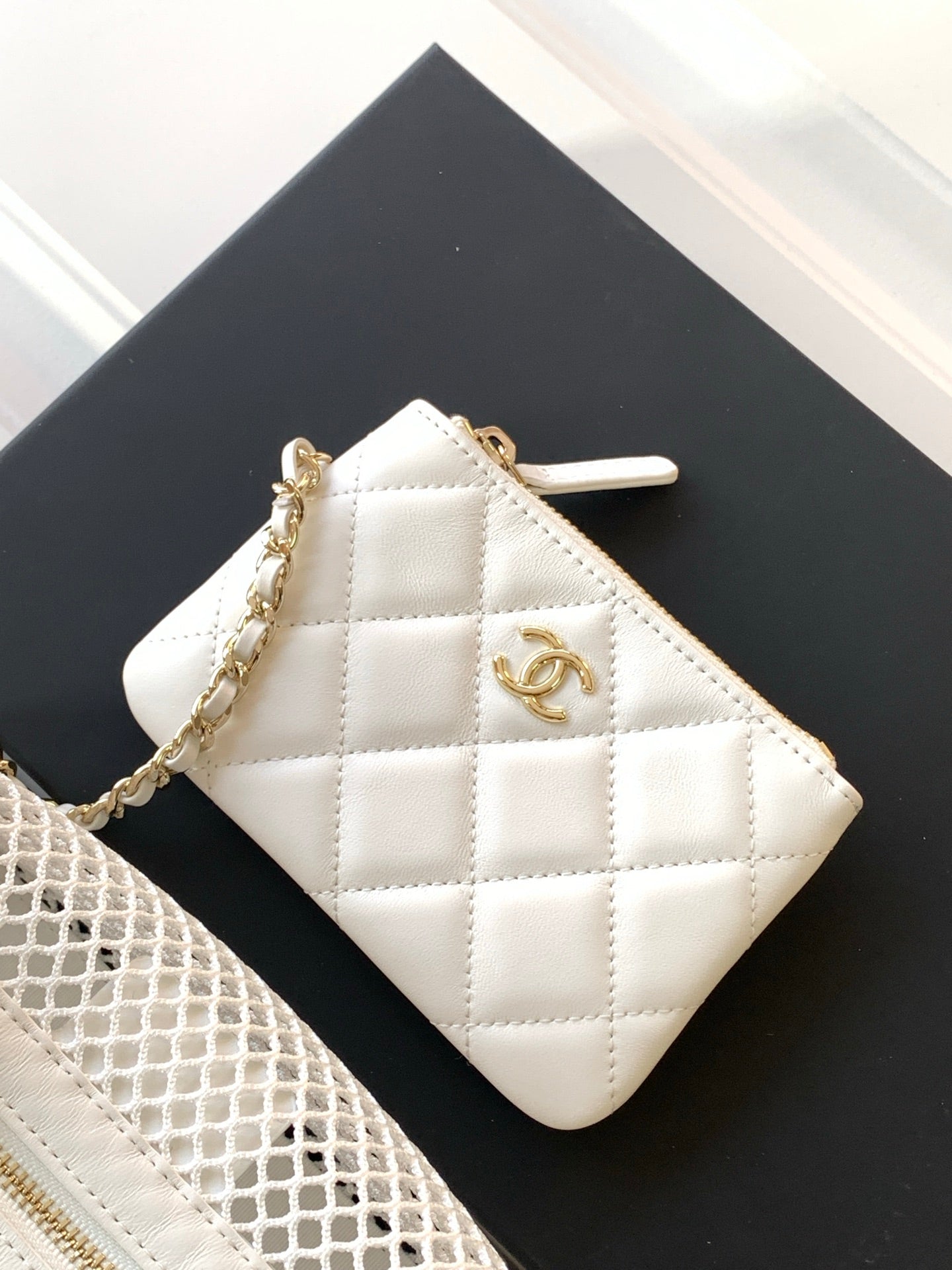 CC 25S Rectangle White Cluth Bag With Chain