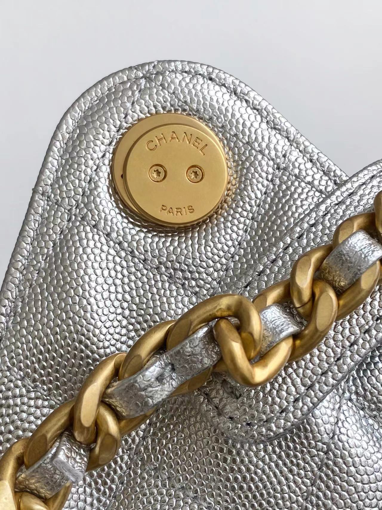 CC 25C Hobo Bags 40cm Silver Metalic Grained Calfskin