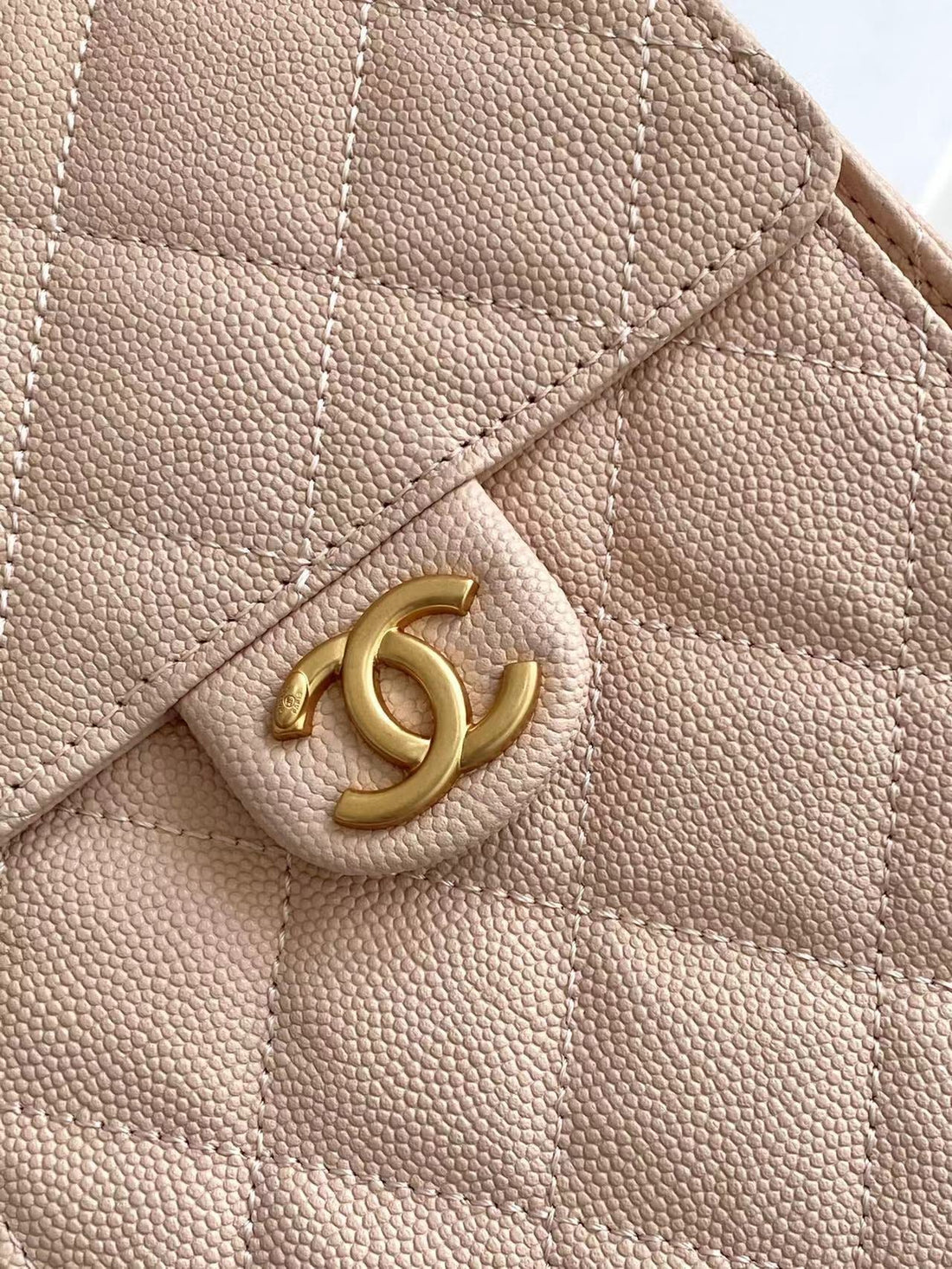 CC 25C Hobo Bags 40cm Pink Beige Grained Calfskin