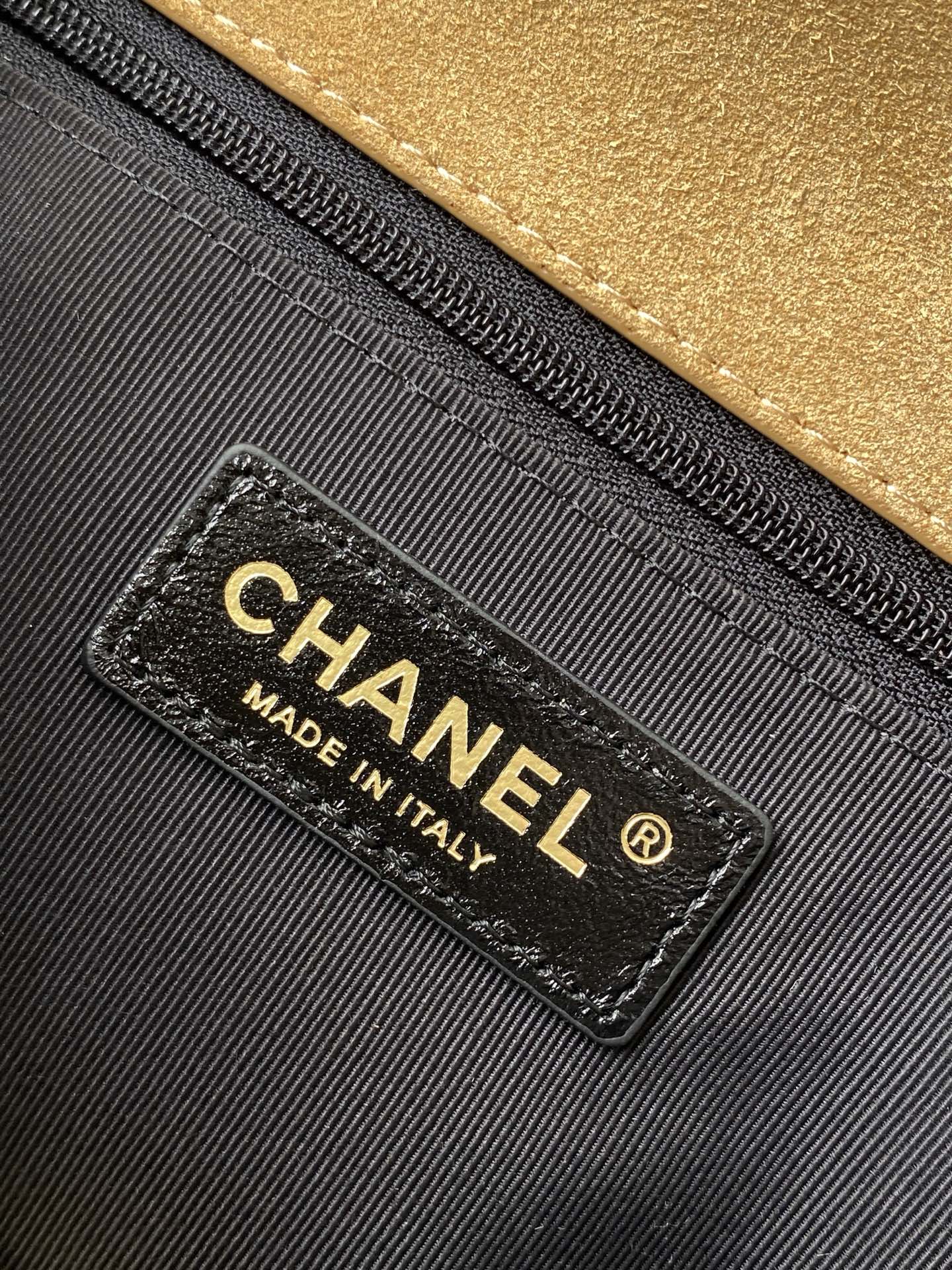 CC 25A Flap Bag 29cm Beige Suede Black Calfskin