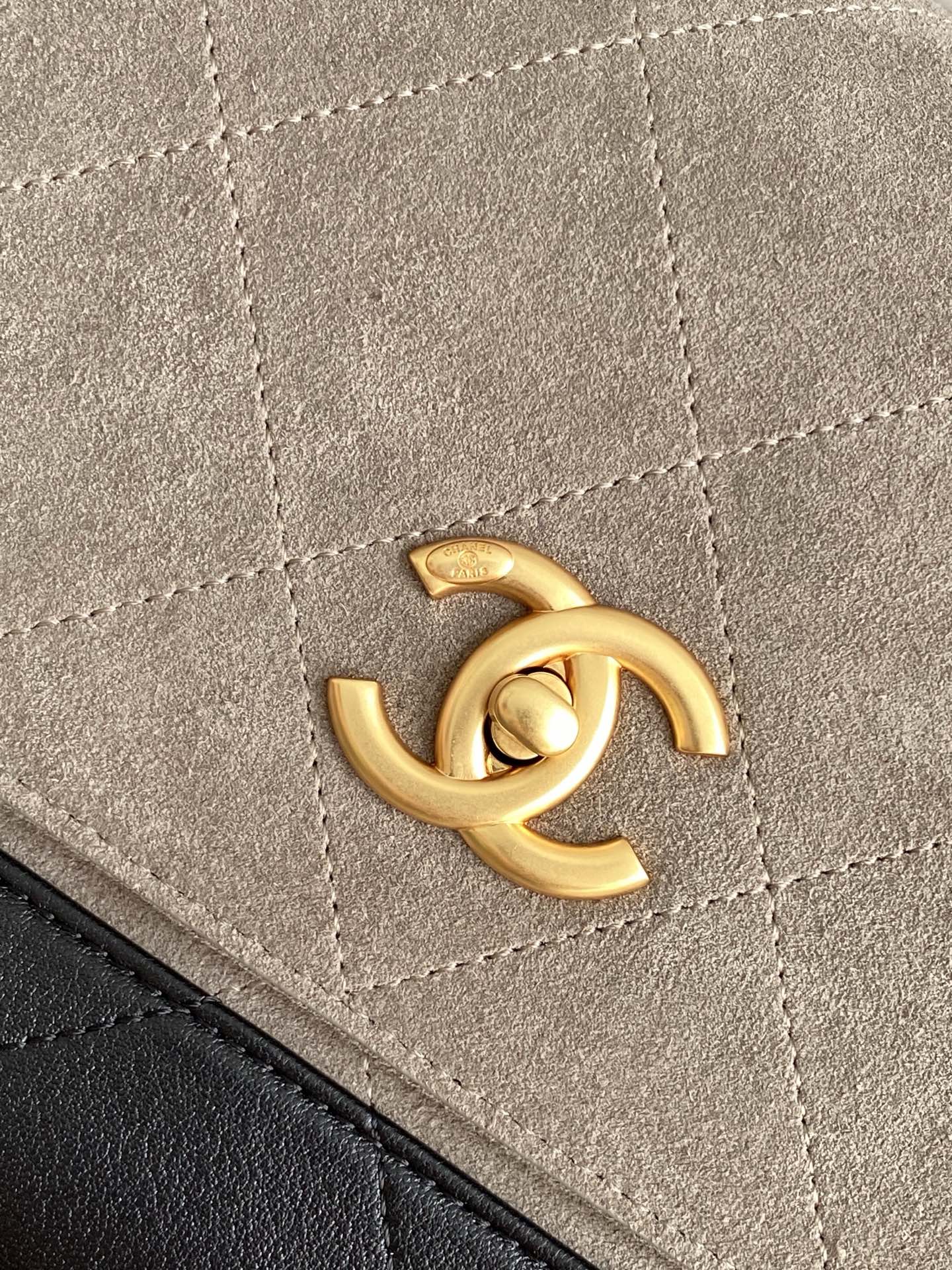 CC 25A Flap Bag 29cm Grey Suede Black Calfskin