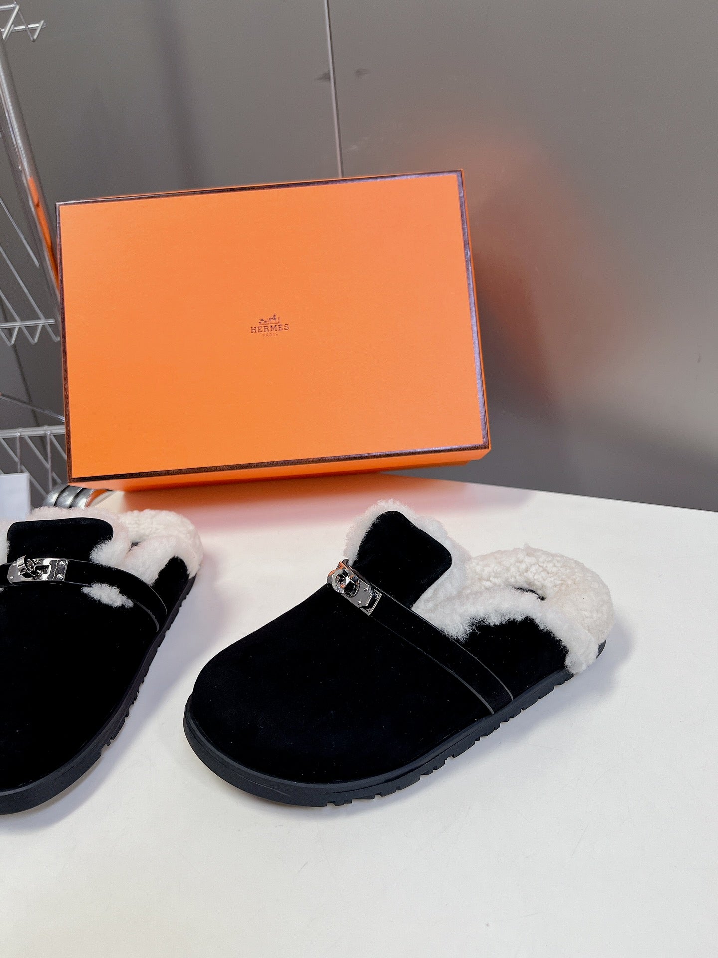 OZ Mule Black Suede White Shearling