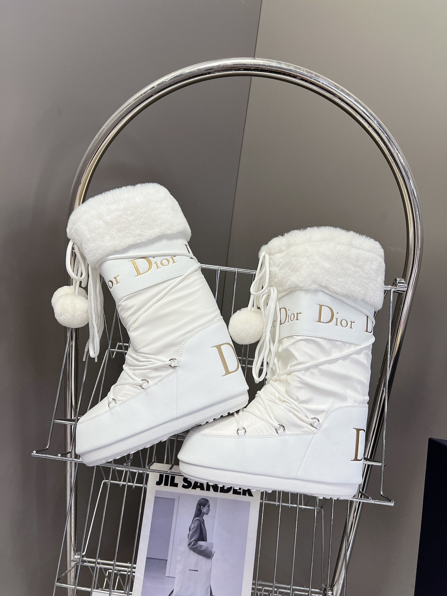 CD Short Boots 60mm In White Cowhide With Feather 989719