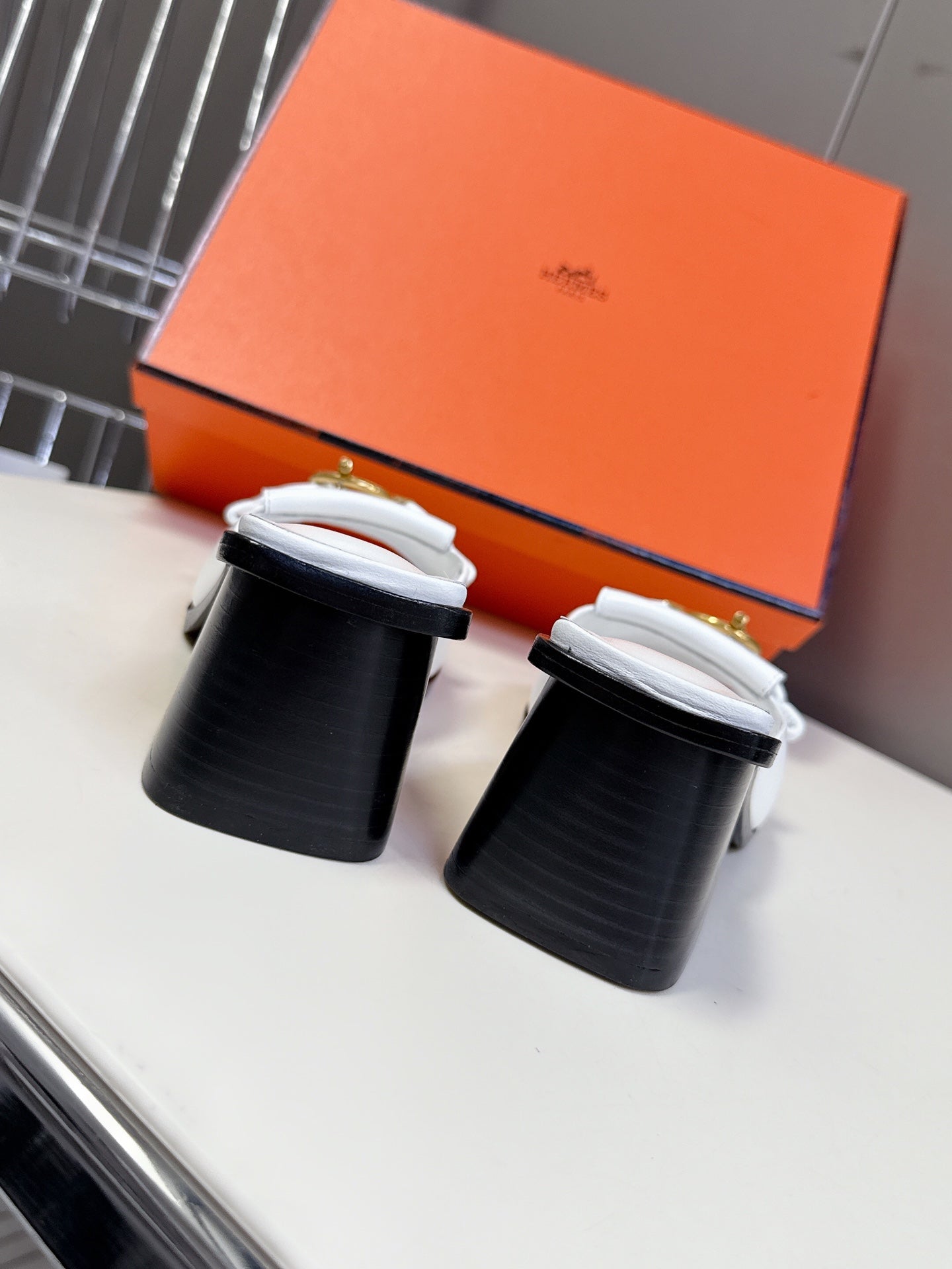 HM Ilot 70 Sandal Calfskin 252684