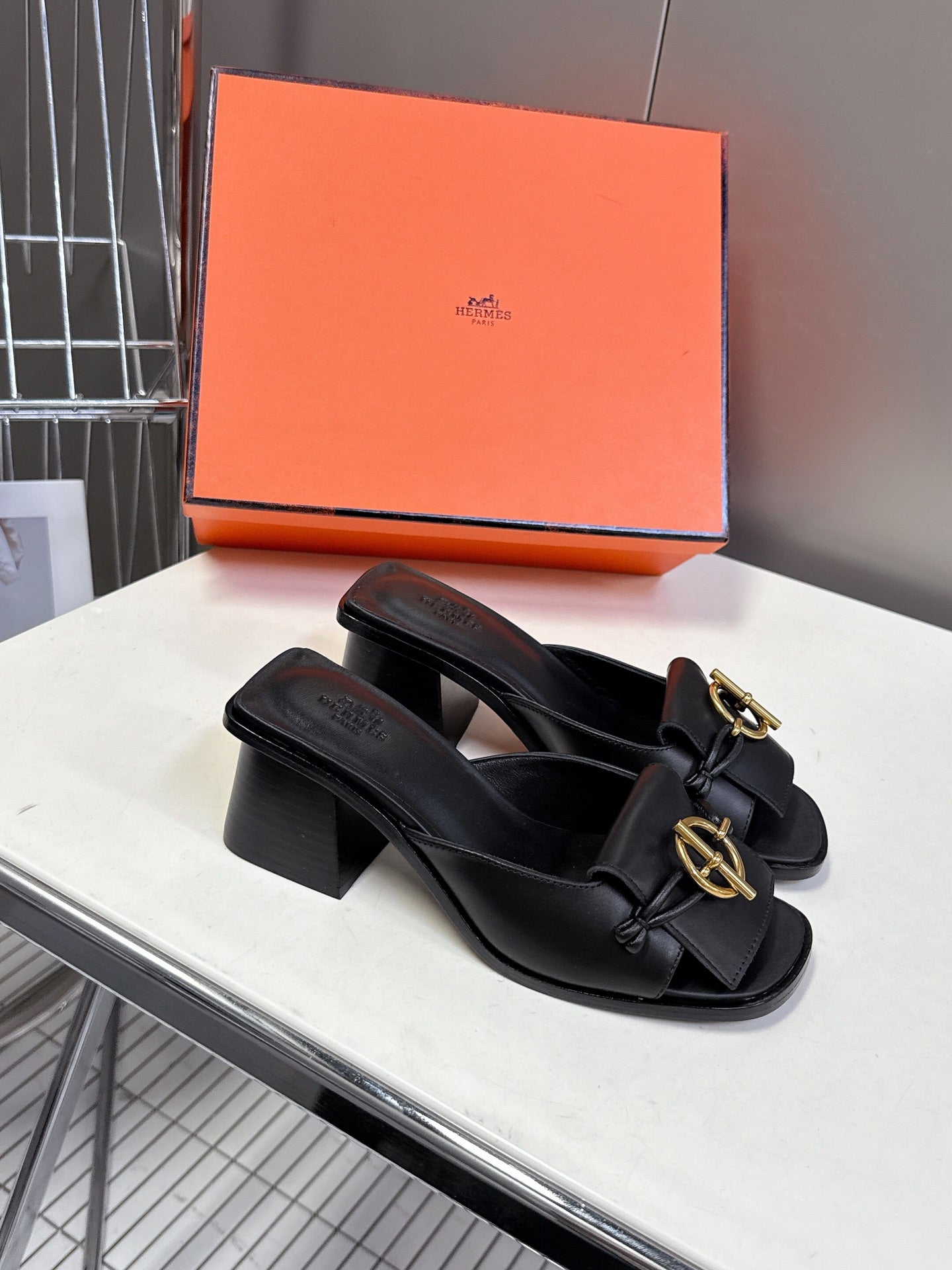 HM Ilot 70 Sandal Calfskin 252684