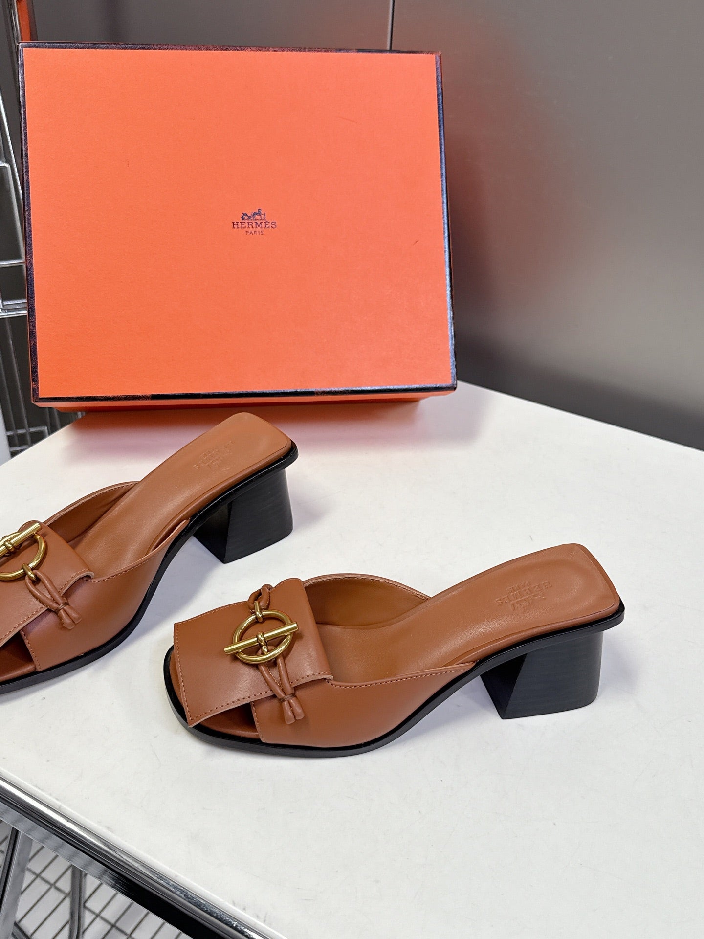 HM Ilot 70 Sandal Calfskin 252684