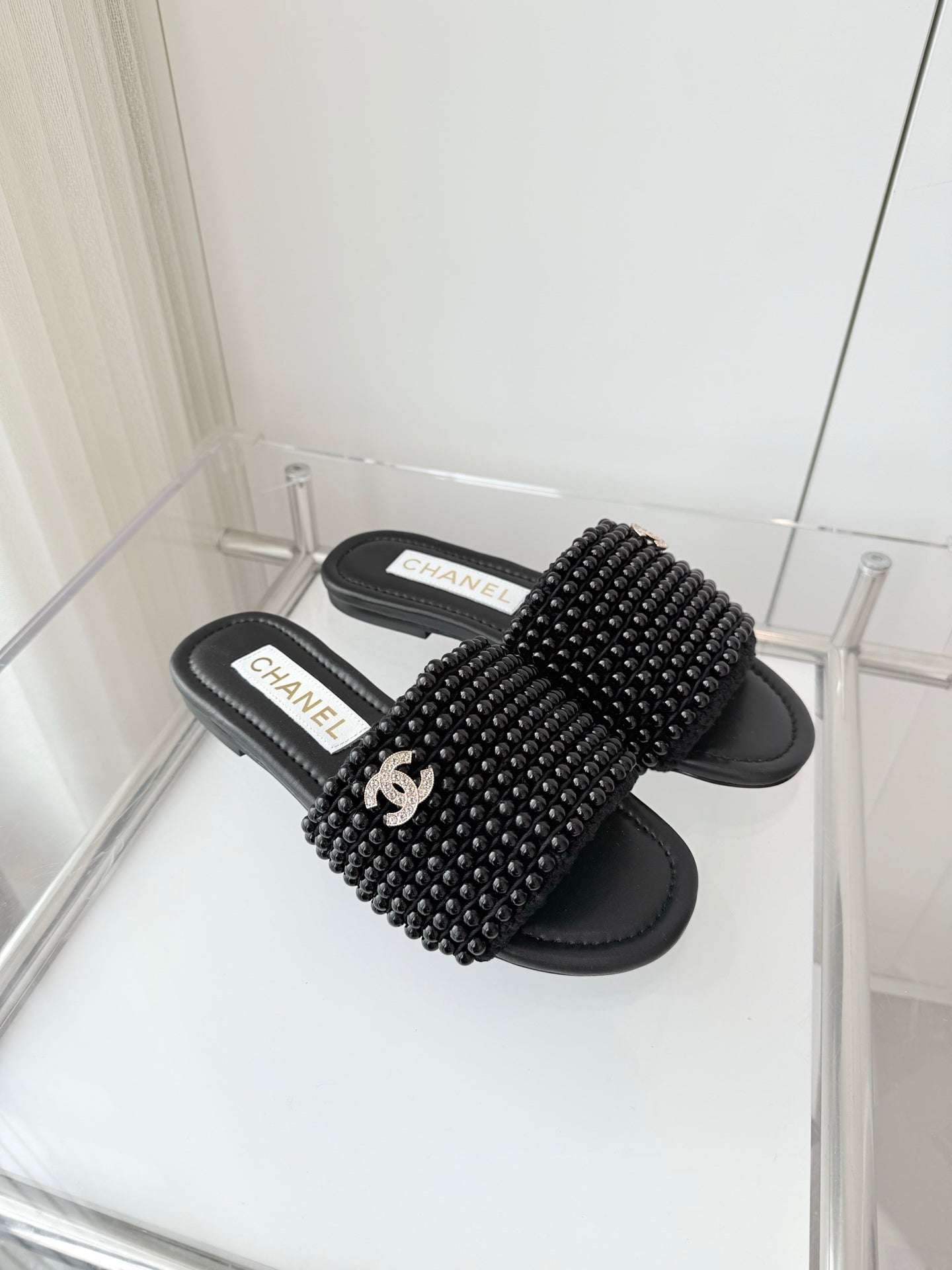 CC 25 Slippers Black Leather 238742