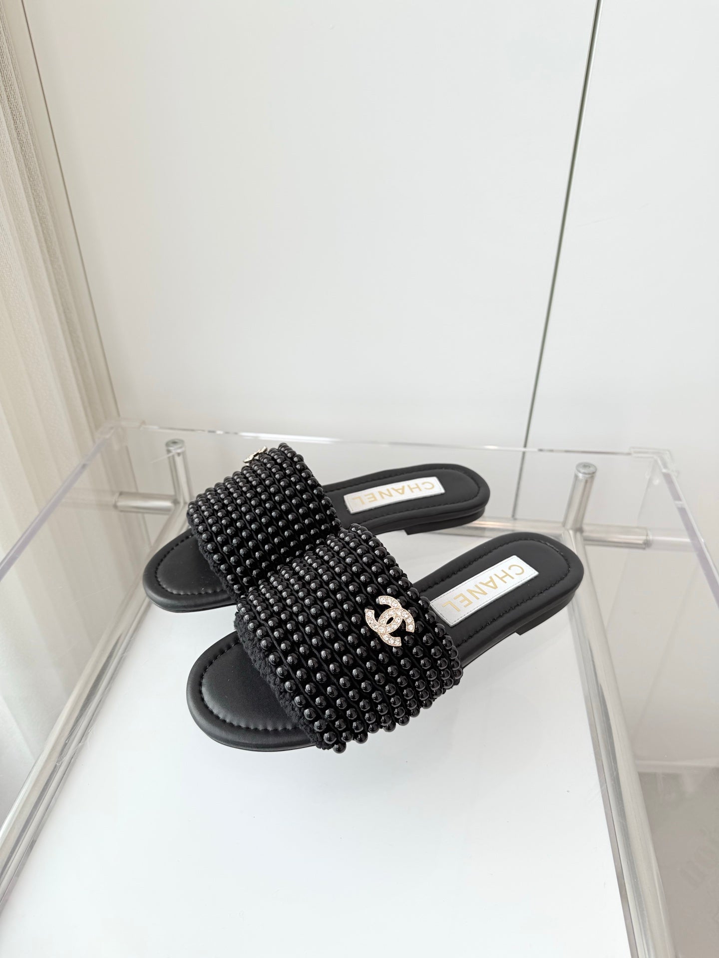 CC 25 Slippers Black Leather 238742