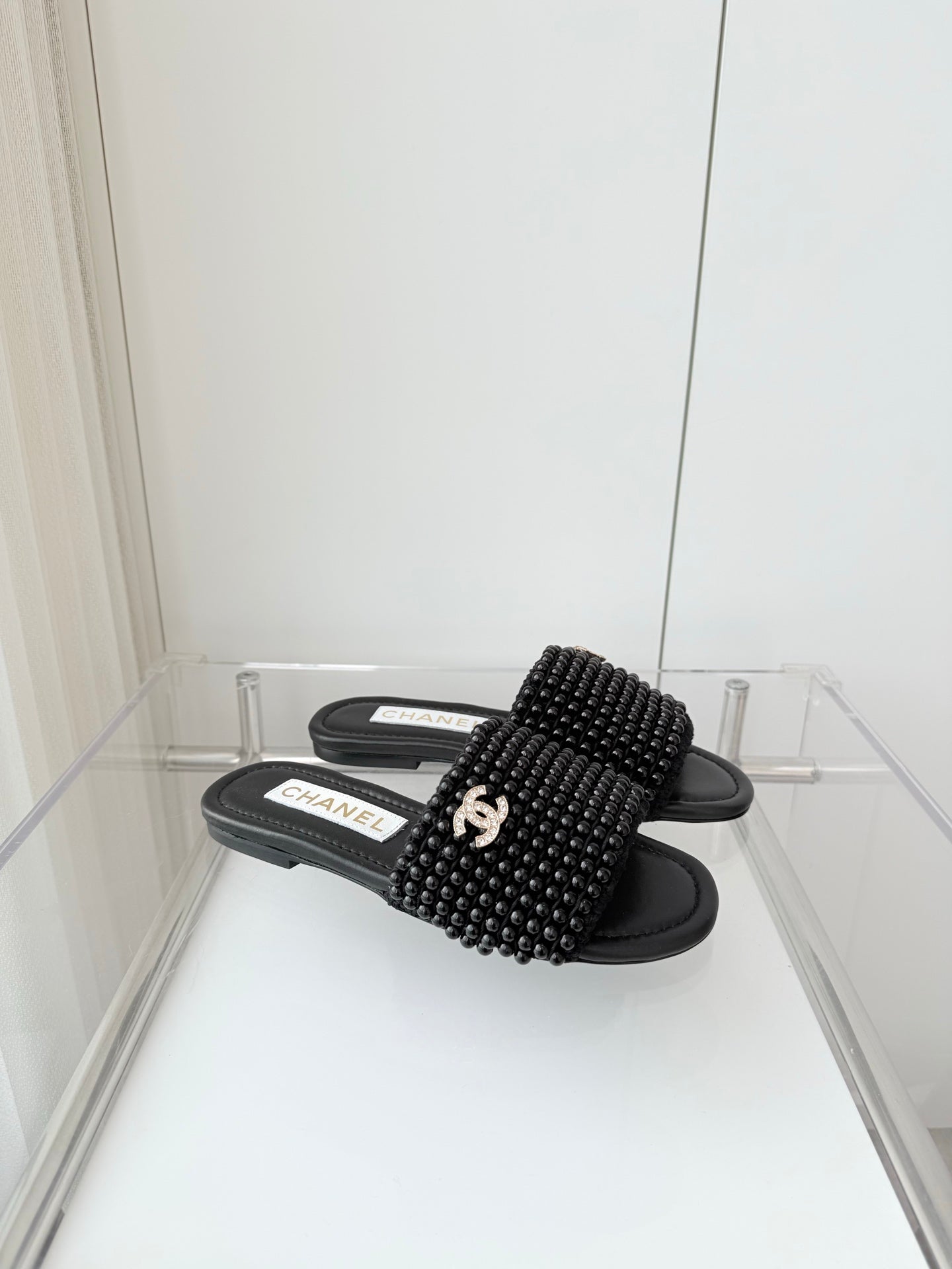 CC 25 Slippers Black Leather 238742