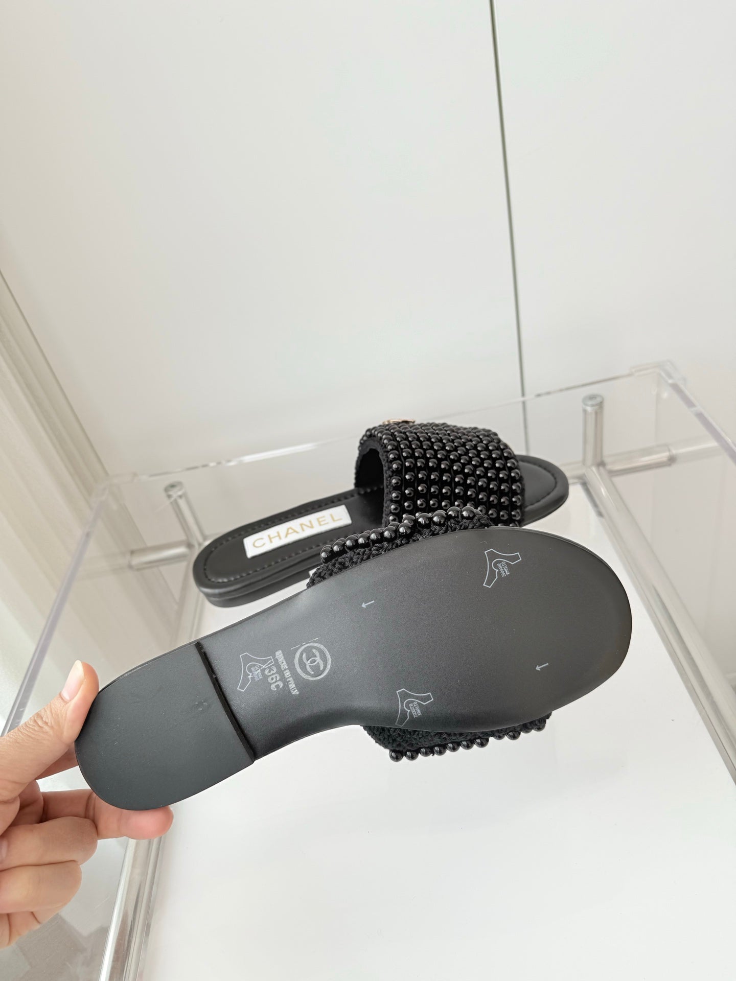 CC 25 Slippers Black Leather 238742